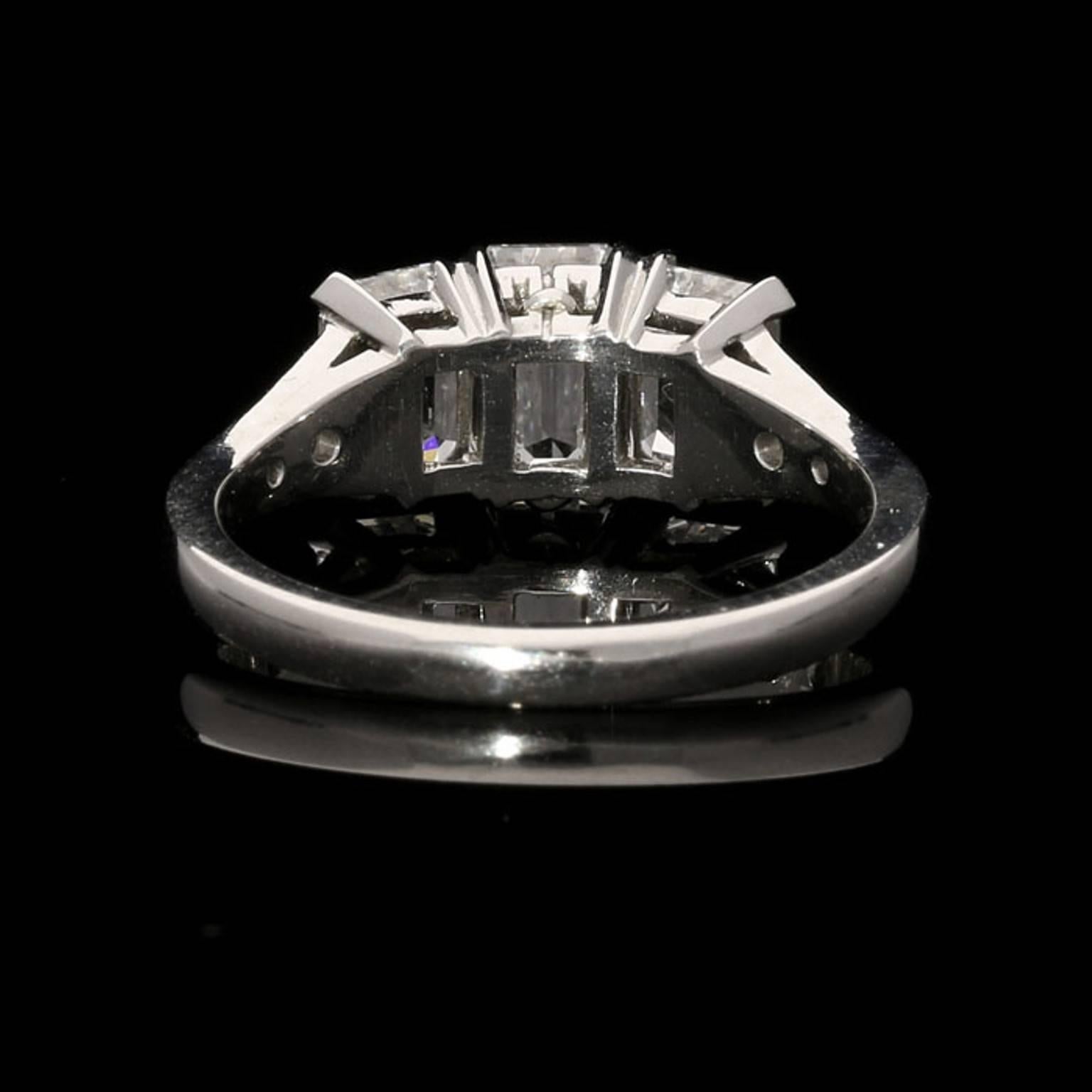 Hancocks Elegant Emerald-Cut Diamond Three-Stone Platinum Ring In New Condition For Sale In London, GB