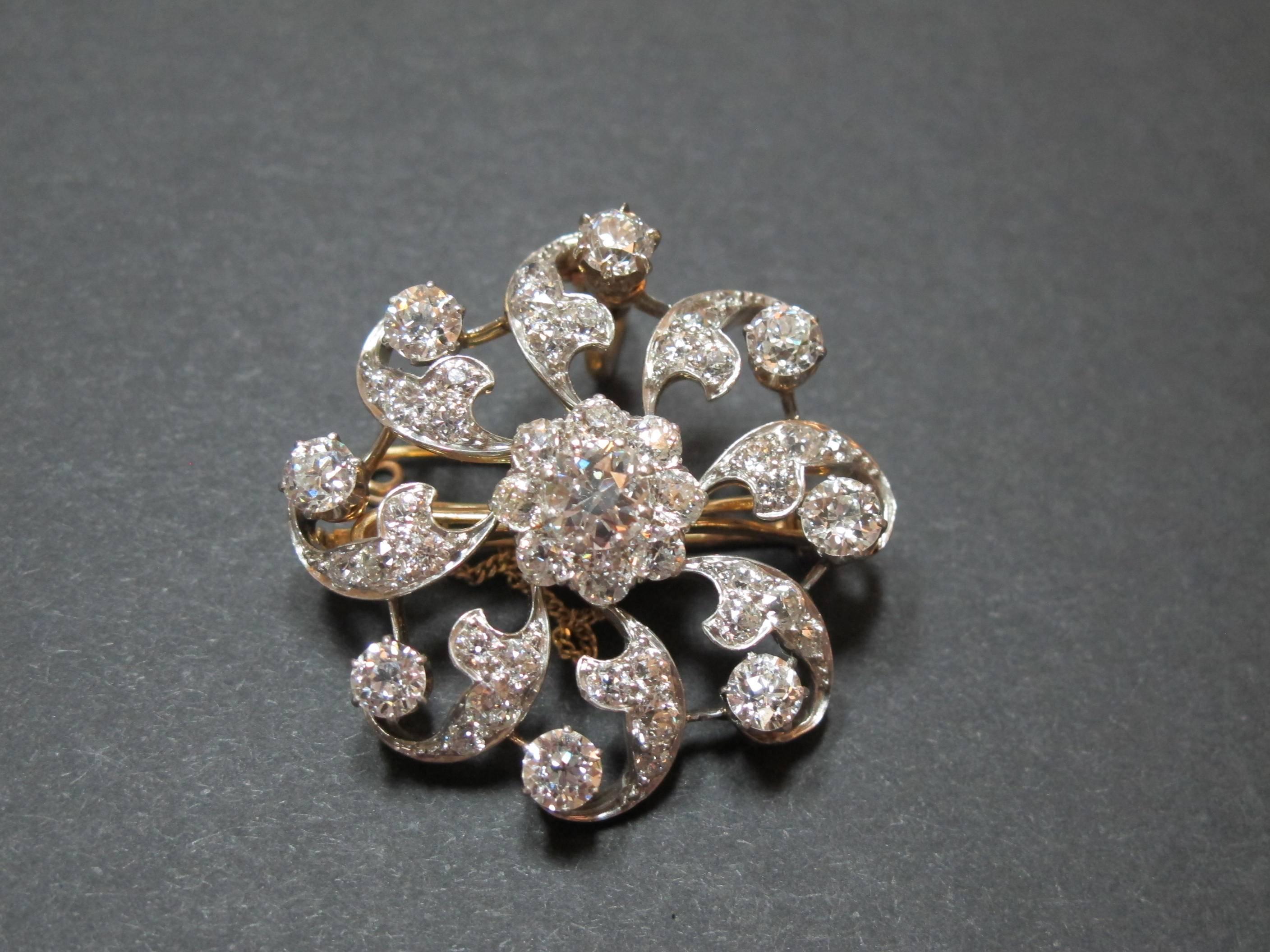 Diamond, Gold and Platinum Flower Pin For Sale 1