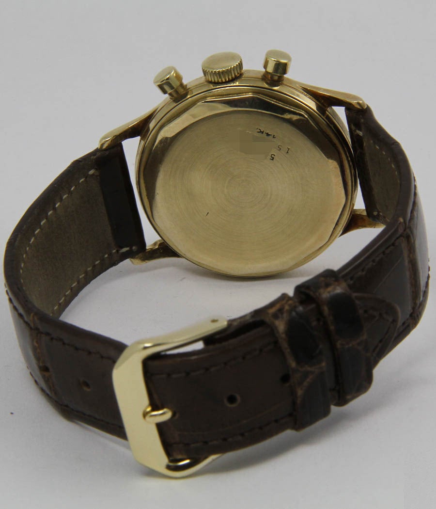 Men's Universal Yellow Gold Compax Chronograph Wristwatch circa 1940s