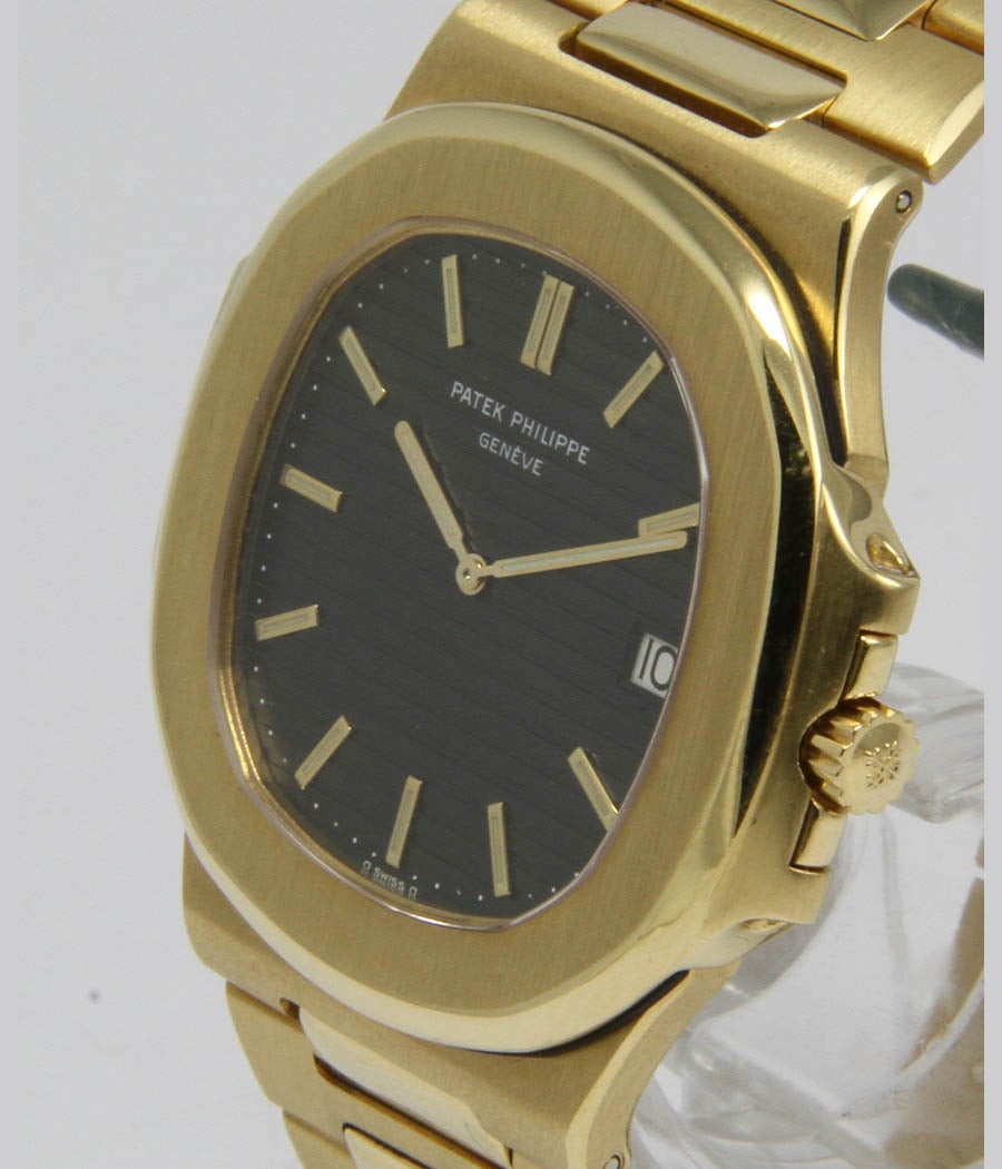 Patek Philippe Yellow Gold Large Nautilus Wristwatch Ref. 3700 In Excellent Condition In Munich, Bavaria