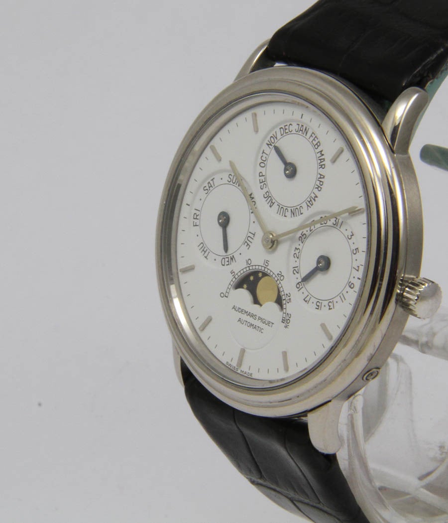 Audemars Piguet Weißgold Quantieme Perpetuel Classique Armbanduhr Ref BA 25548 im Zustand „Hervorragend“ in Munich, Bavaria