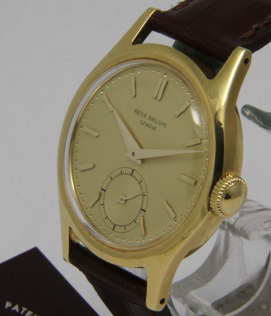 Patek Philippe Yellow Gold Wristwatch Ref. 565 In Excellent Condition For Sale In Munich, Bavaria