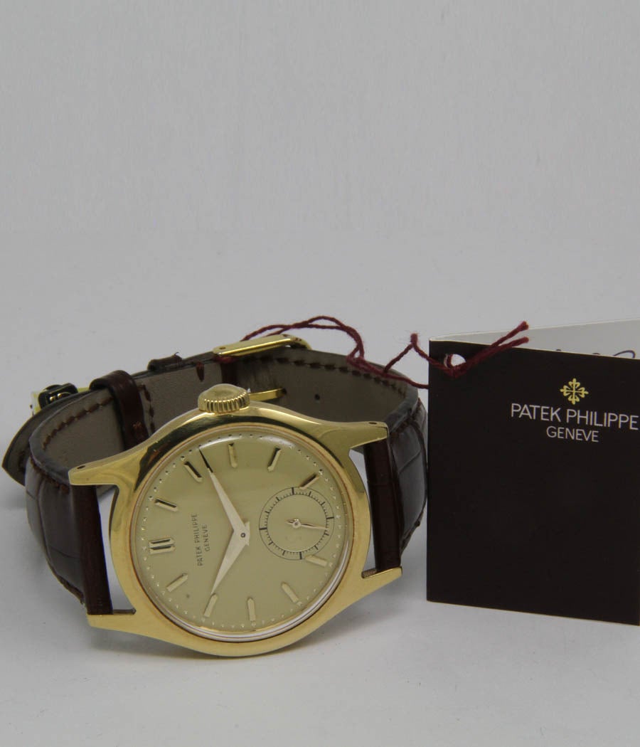 Women's or Men's Patek Philippe Yellow Gold Wristwatch Ref. 565 For Sale