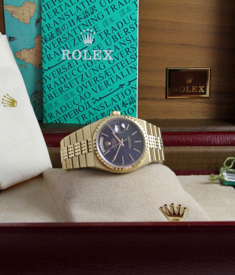 Women's or Men's Rolex Yellow Gold Oysterquartz Day Date Wristwatch Ref 19028 For Sale