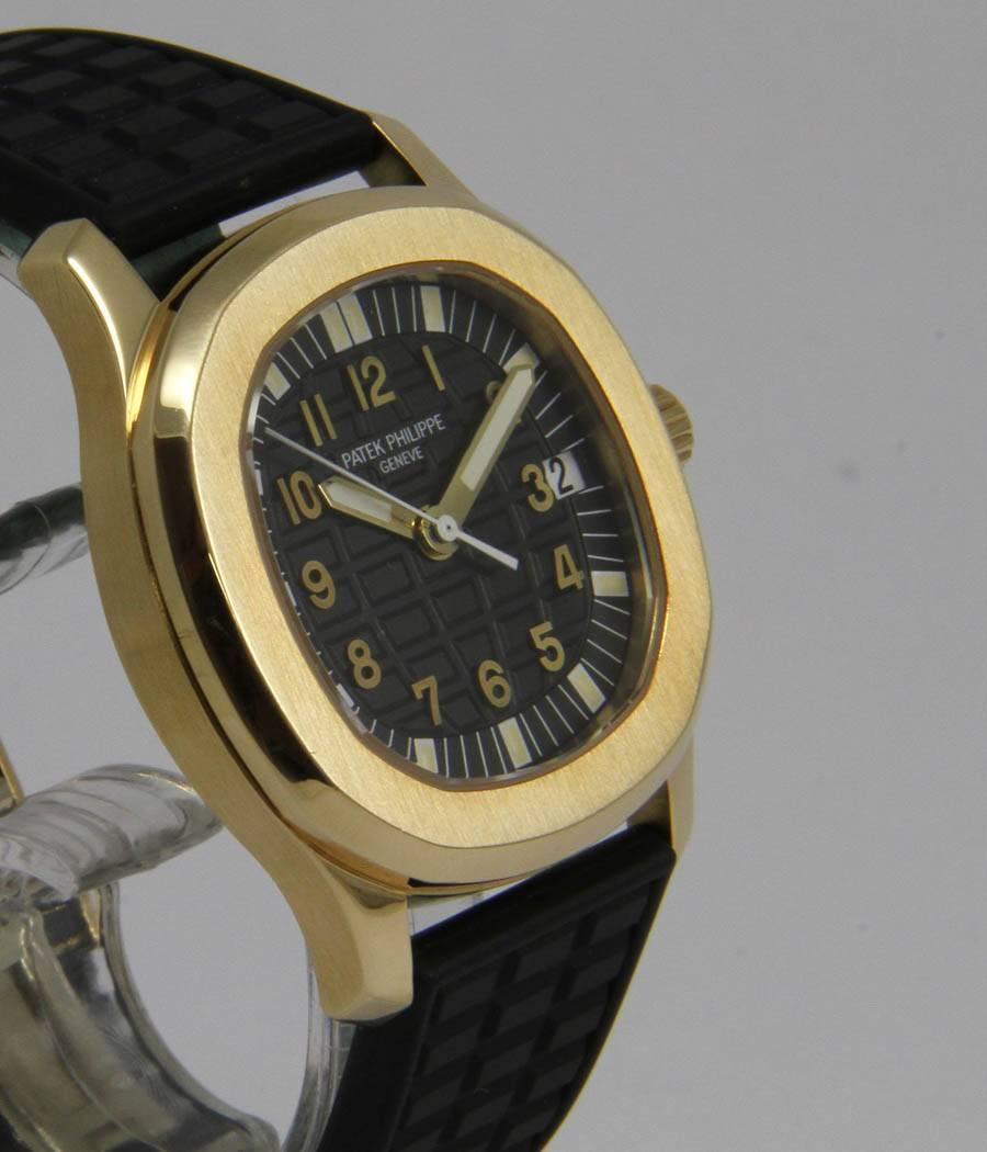 Aquanaut Ref. 5066 J
Rare in gold
CASE 
screwed case, yellow-gold, sapphire crystal, sapphire crystal case back, screw-down crown

MOVEMENT 
caliber PP 330/194 SC with gold rotor, automatic, chronometer, seal of Geneva, date

box and paper,