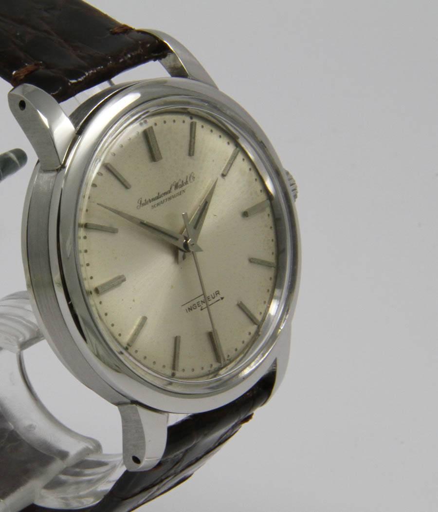 Ingenieur Ref. 666
CASE 
screwed case, steel, antimagnetic case, d=37,5mm

MOVEMENT 
caliber IWC 853 system Pellaton, automatic

DIAL 
original Tritium.dial and hands

BRACELET 
leather strap, buckle

very nice condition

1963