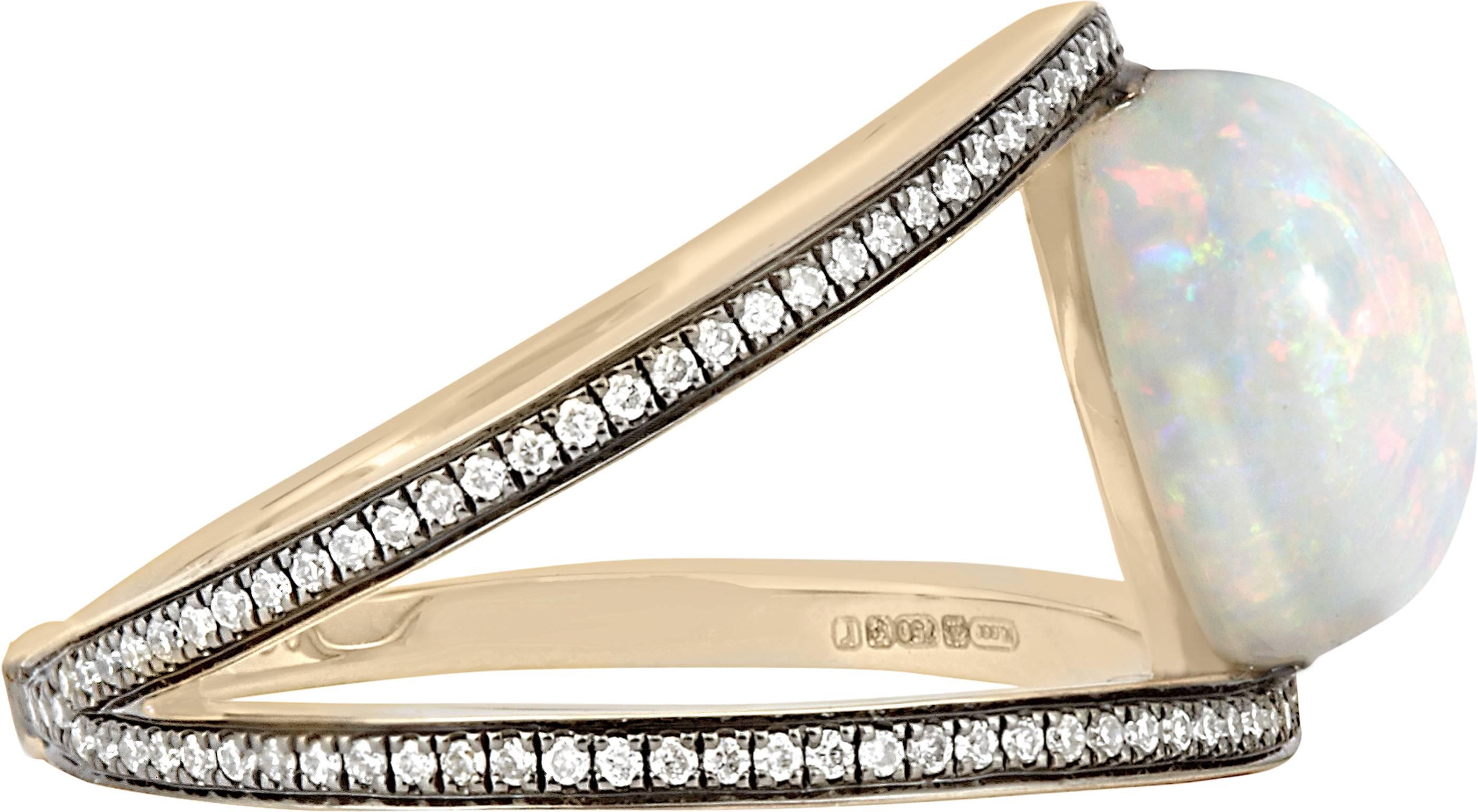 18K Grey Gold Rhombus Cocktail Ring with Opal and White Diamonds In New Condition For Sale In London, GB