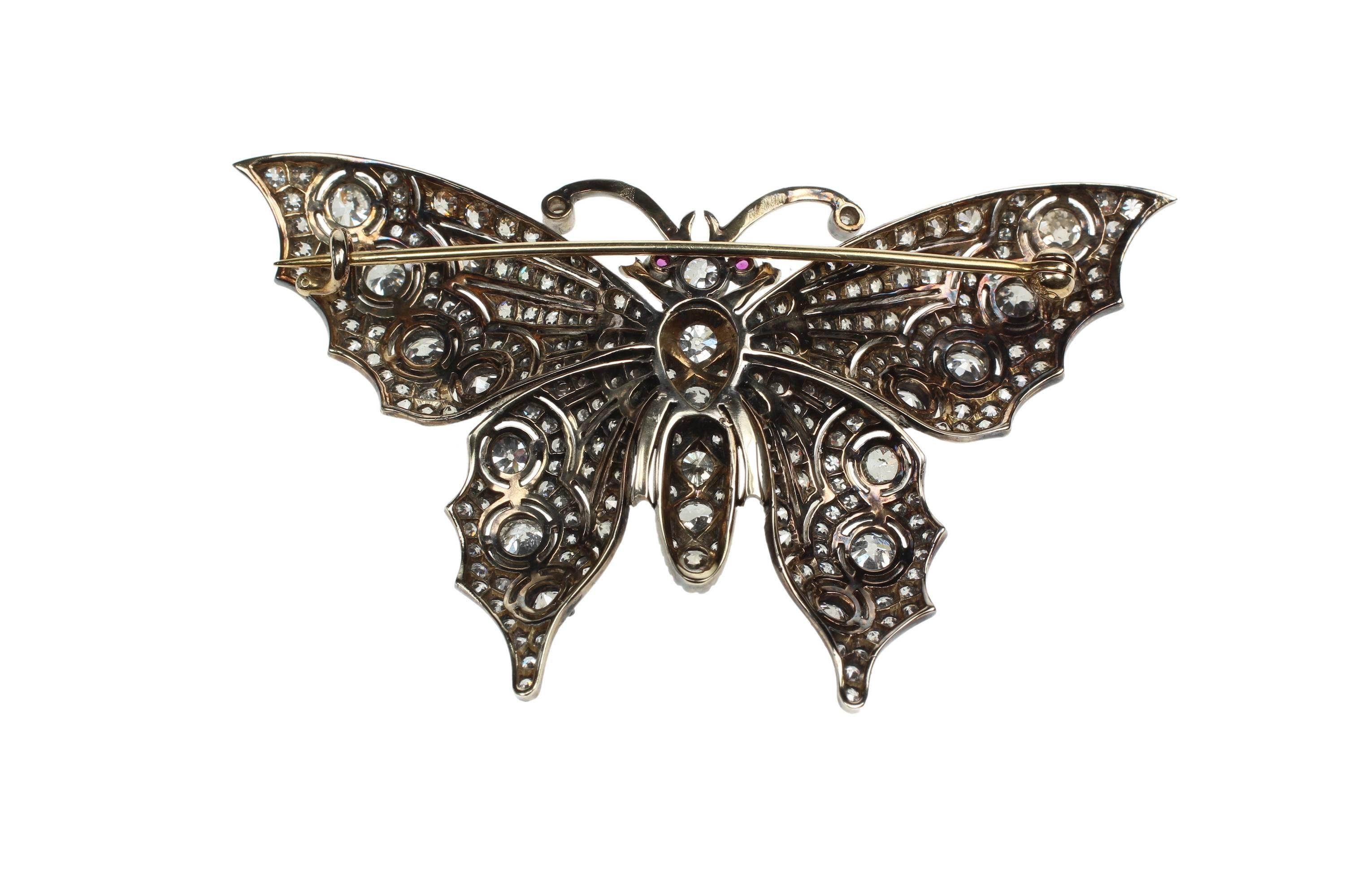 1900s Diamond Silver Gold Butterfly Brooch In Excellent Condition For Sale In London, GB
