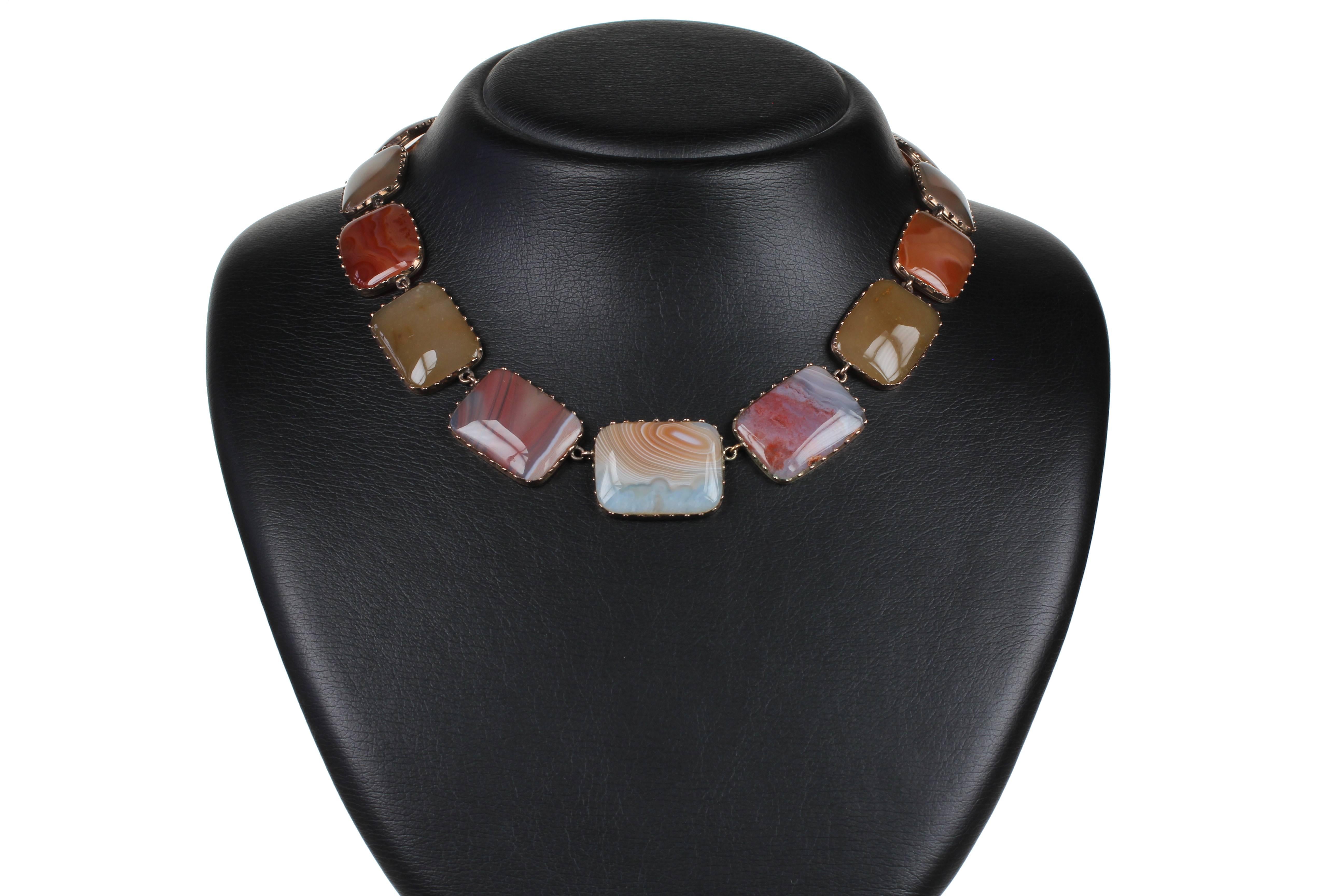 18ct gold and rectangular agate plaques Georgian riviere necklace. Excellent condtition. English. c. 1830. 16 inches long.