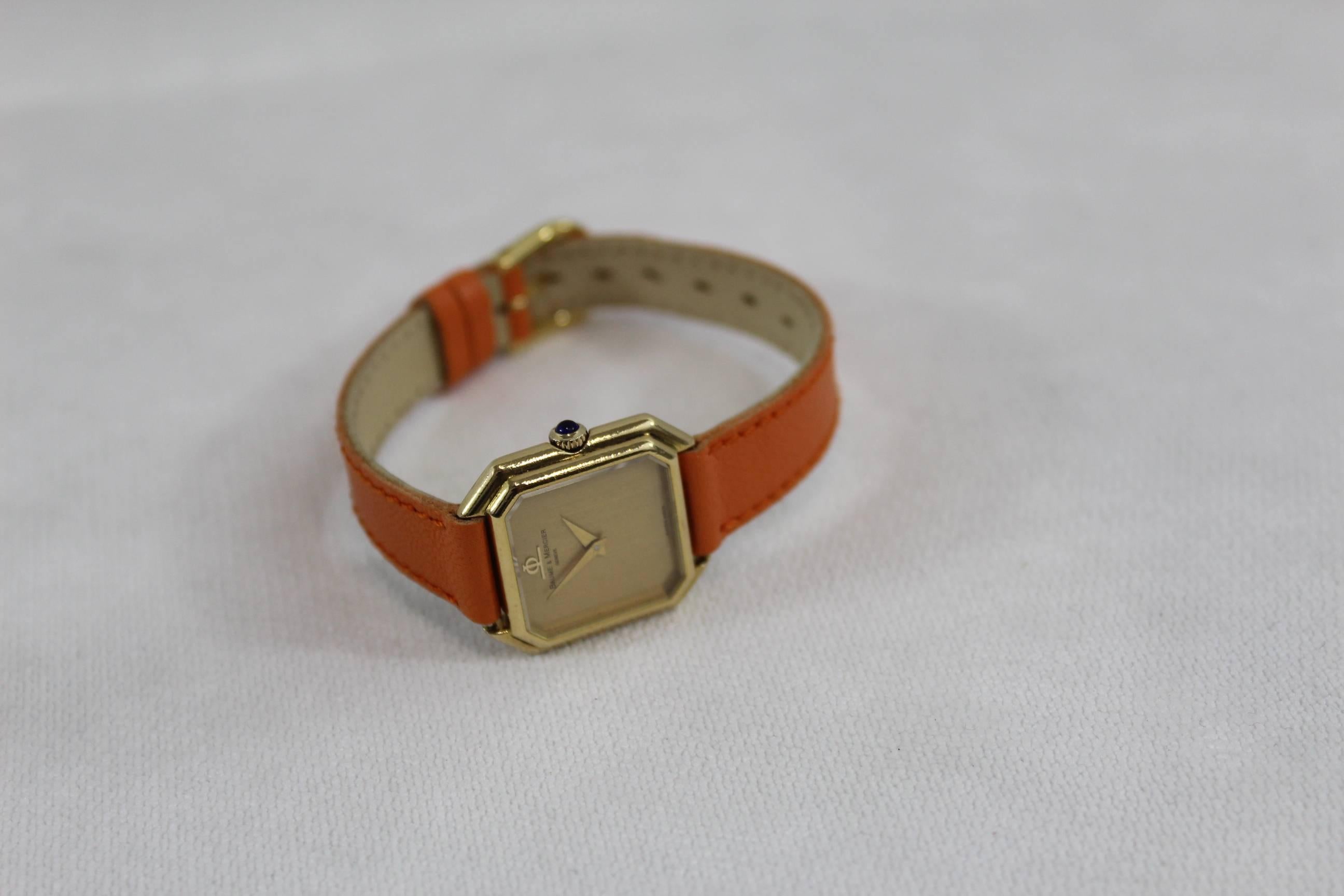 Vintage Baume & Mercier solid gold watch. 
Mechanical mouvement.
Good working condition
Small chock in the verre (see image)
Countermark leather band.