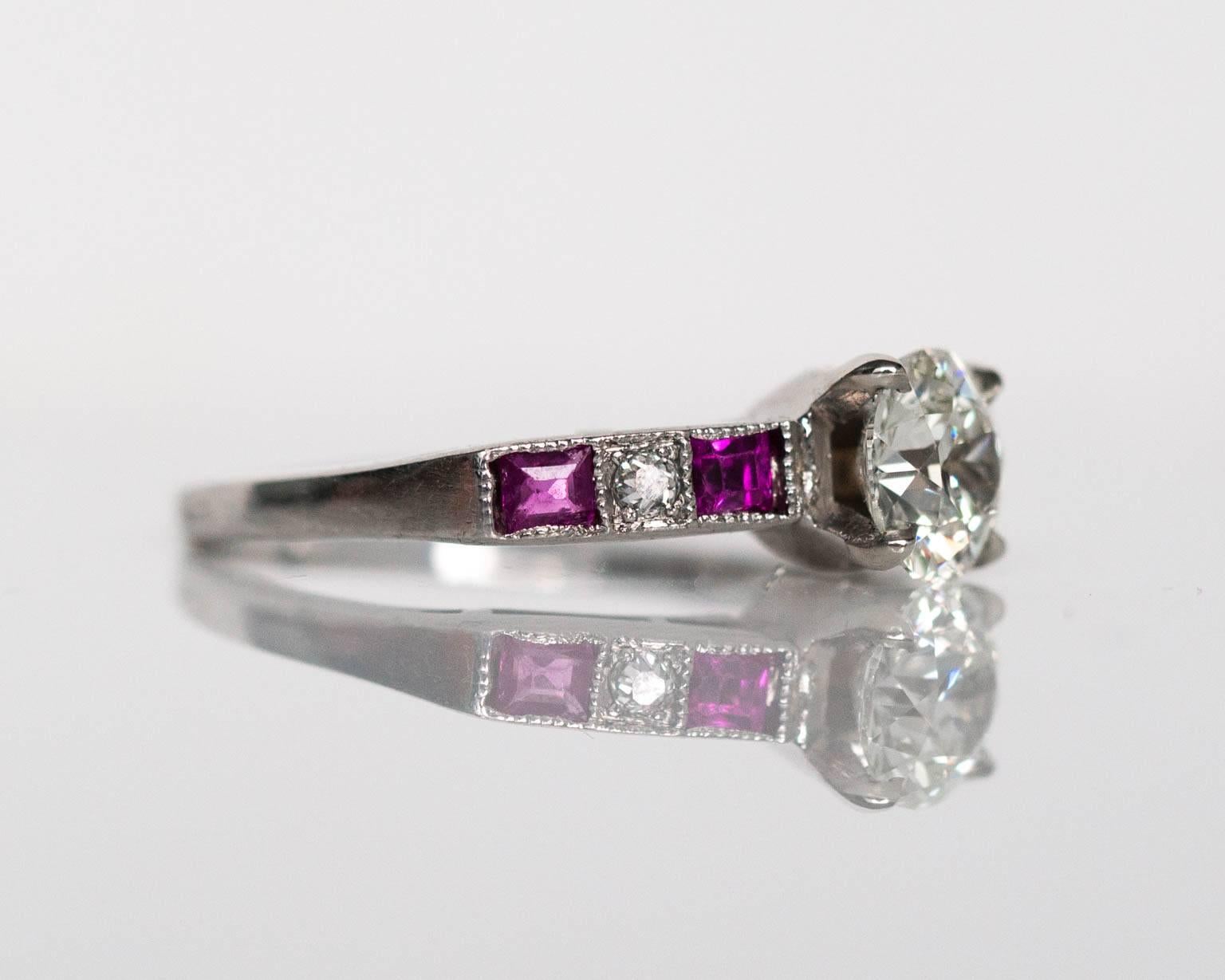 1940s Art Deco 1.01 Carat GIA Certified European Cut Diamond Ruby Platinum Ring For Sale 4