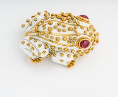 broche David Webb des années 1960 en or 18 carats:: émail et rubis - grenouille