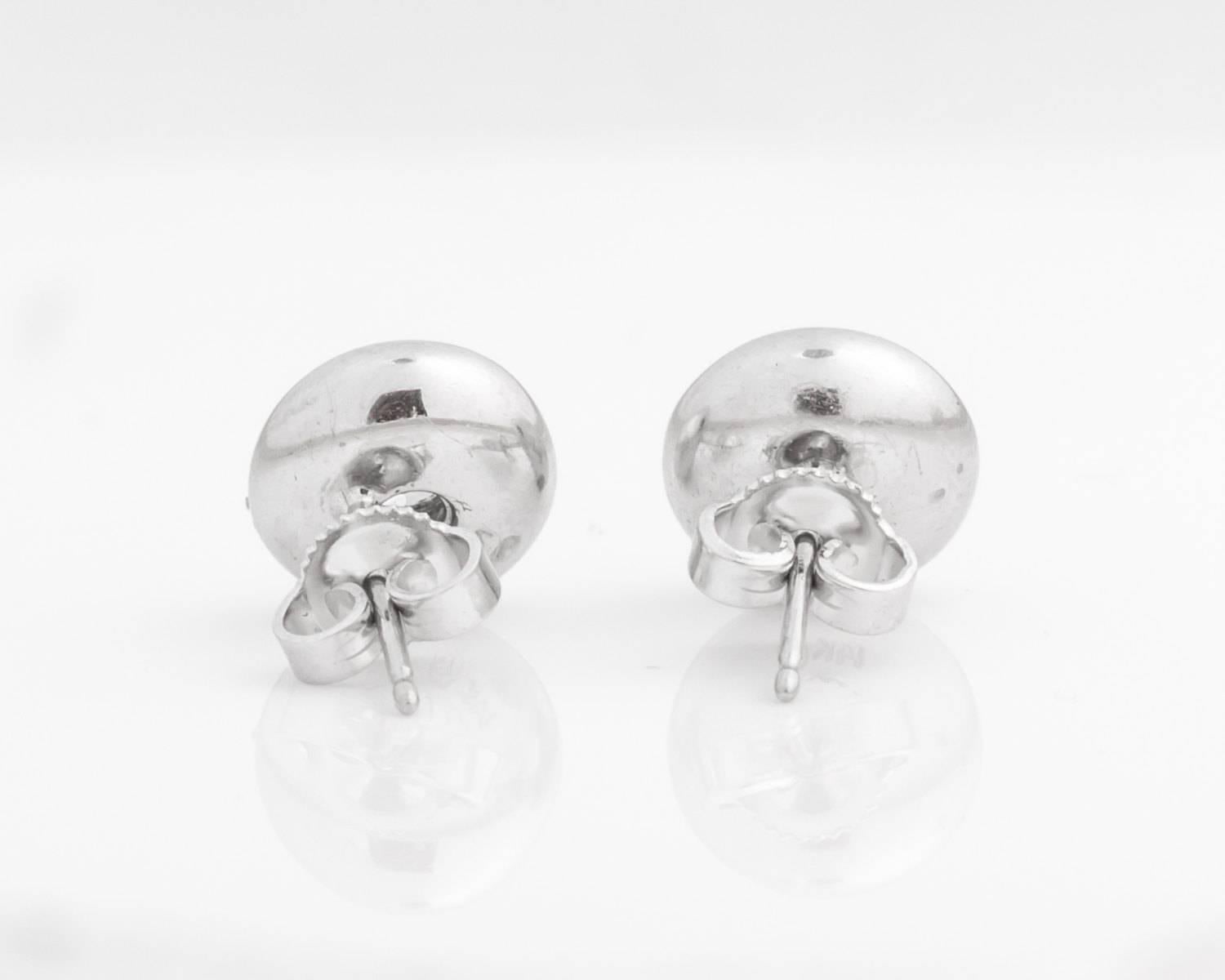 1980s Bubble Bezel Set 1.00 Carat Total Diamond Stud Earrings In Good Condition In Hicksville, NY