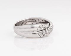 1970s Criss-Cross Diamond 18 karat Gold Wedding Band