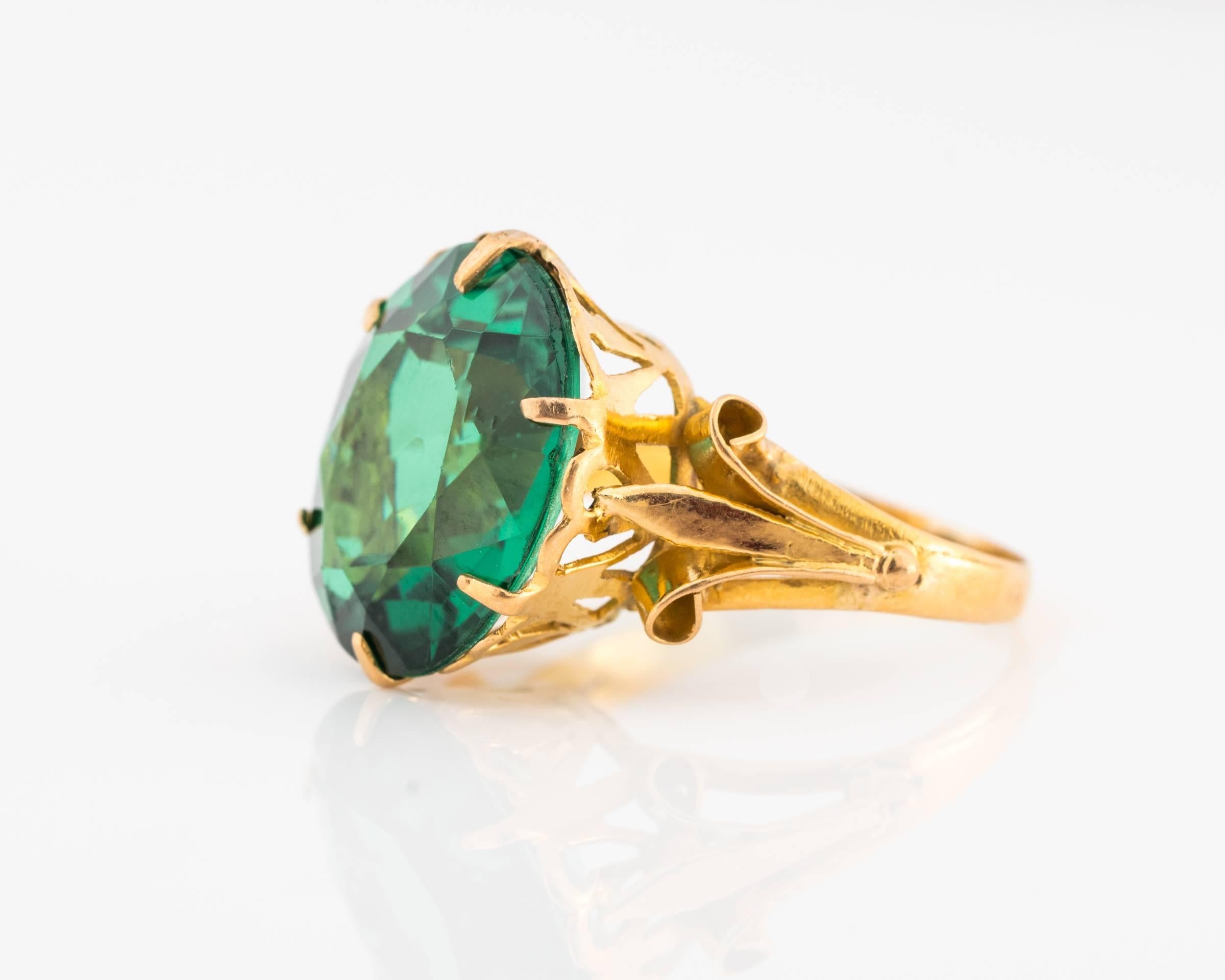 Late Victorian 1890s Emerald and Yellow Gold Ring