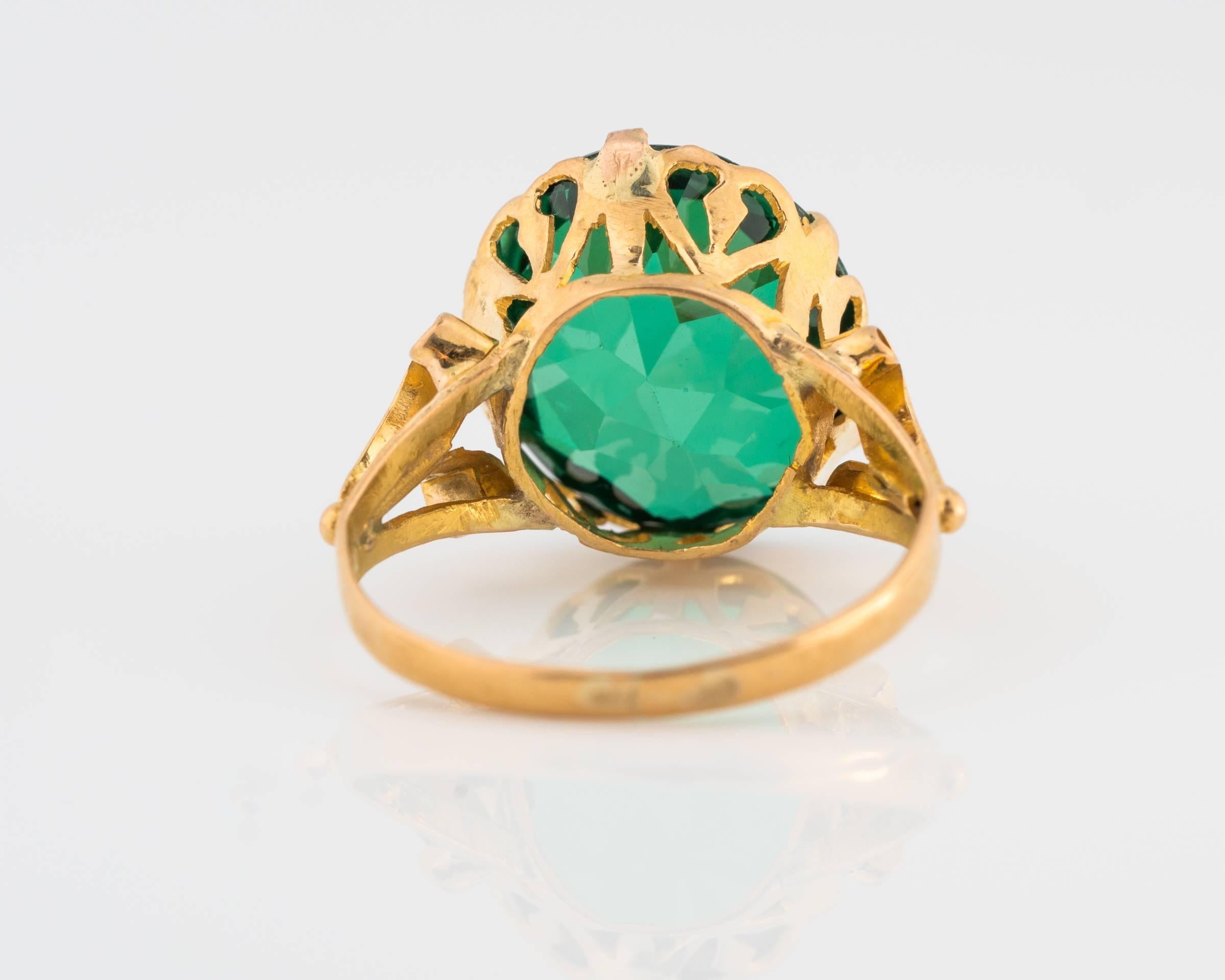 1890s Emerald and Yellow Gold Ring In Good Condition In Atlanta, GA