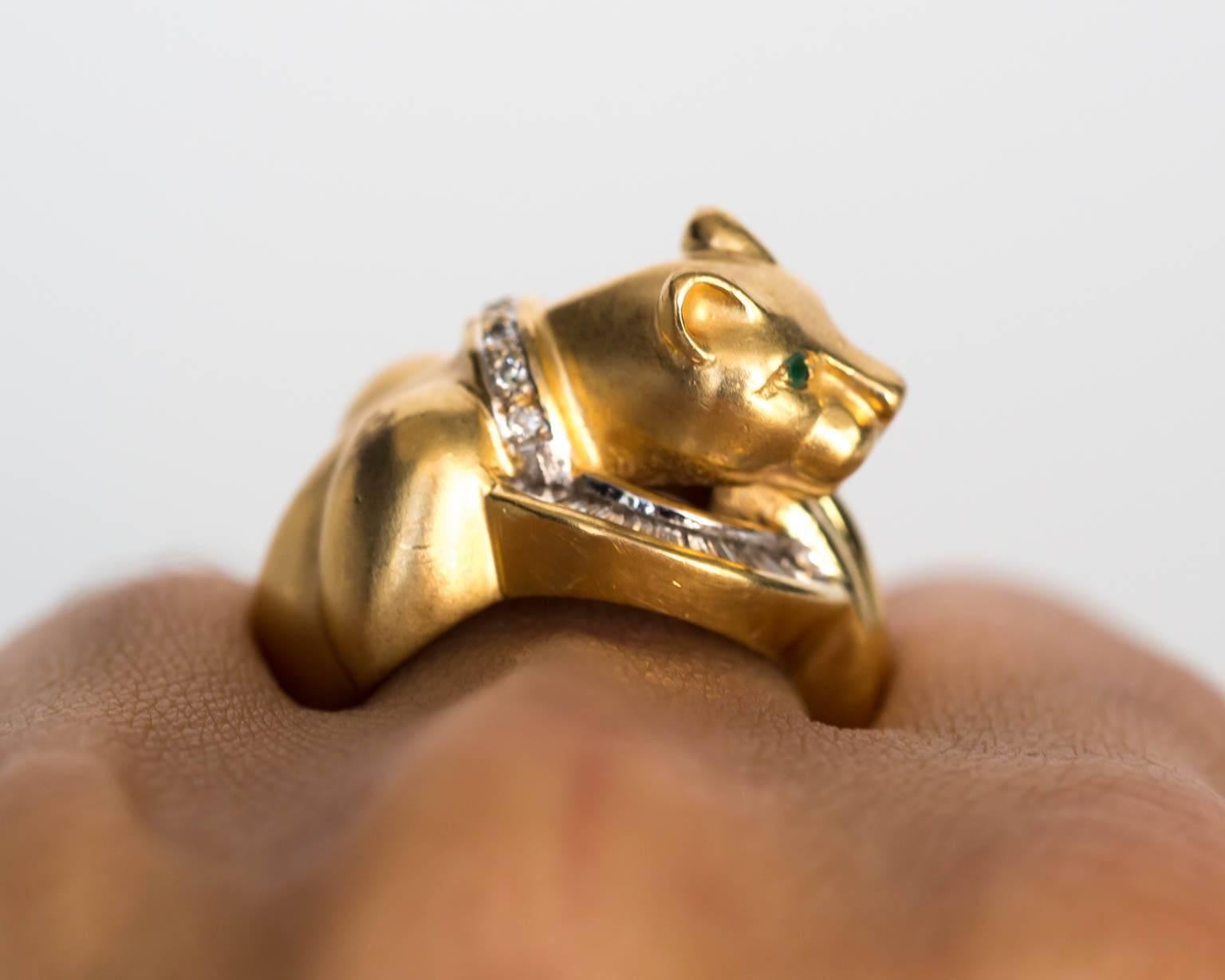 2000s Yellow Gold Leopard Diamond and Emerald Ring For Sale 3