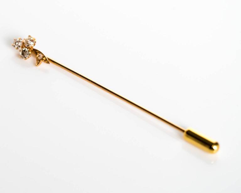 1880s Victorian Era Yellow Gold Diamond Stick Pin For Sale 2