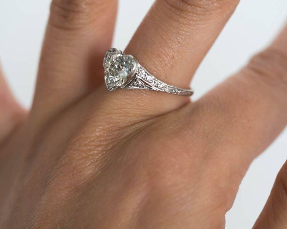 1920er Jahre Art Deco Platin Diamant GIA zertifiziert Herz geformt Verlobungsring 4