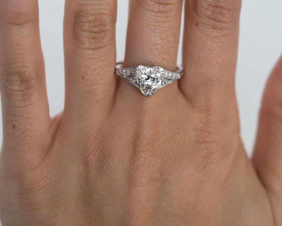 1920er Jahre Art Deco Platin Diamant GIA zertifiziert Herz geformt Verlobungsring 3