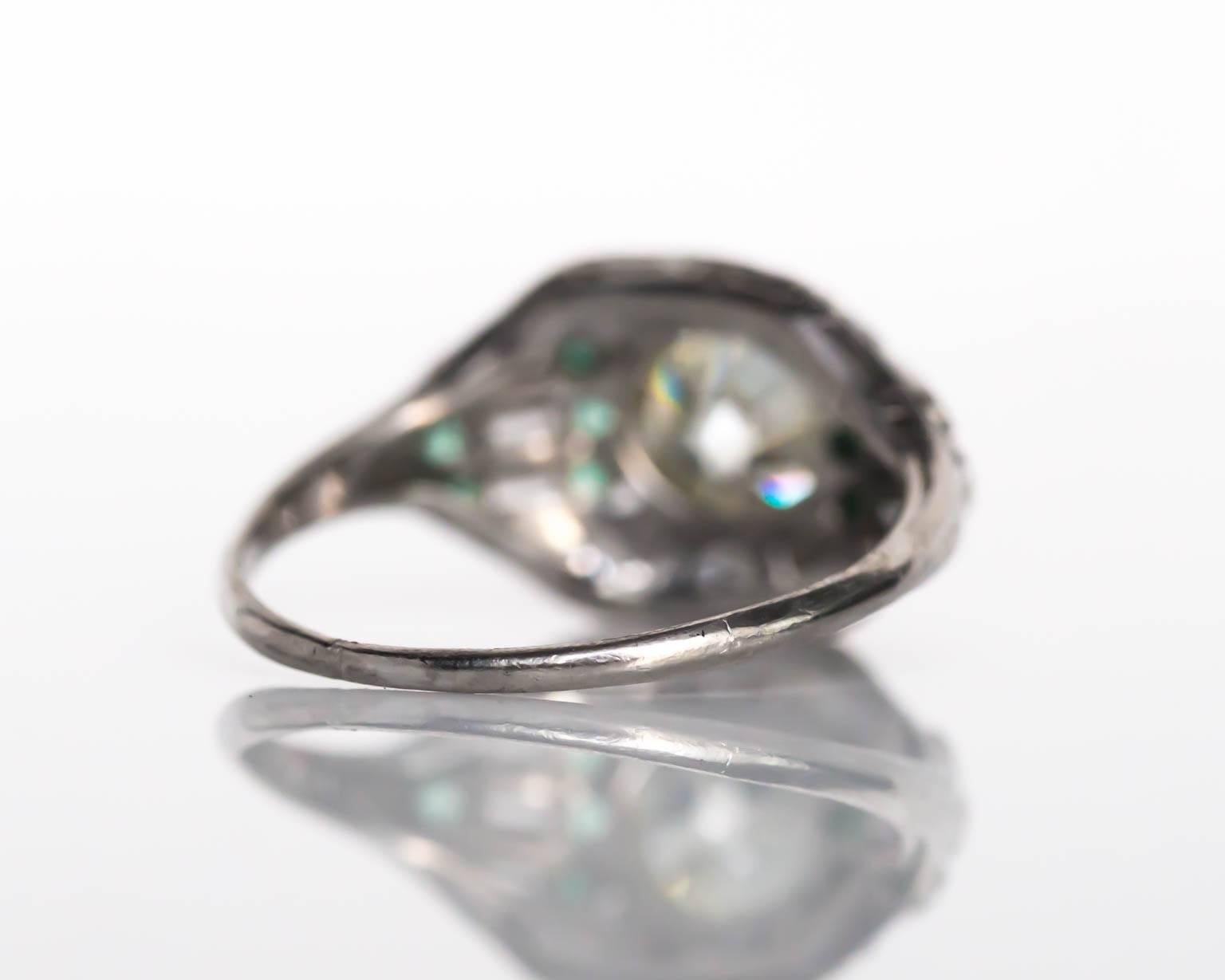 1920er Jahre Art Deco Verlobungsring aus Platin mit Smaragd und Diamant Damen im Angebot