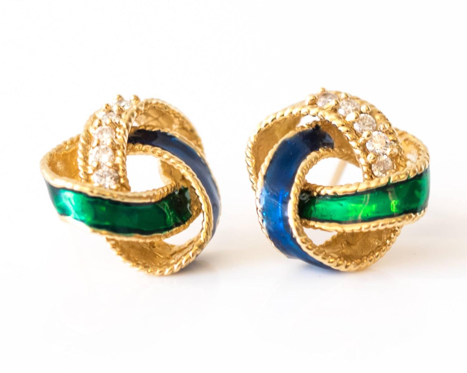 1950s Enamel Diamond Gold Wreath Stud Earrings In Good Condition For Sale In Atlanta, GA
