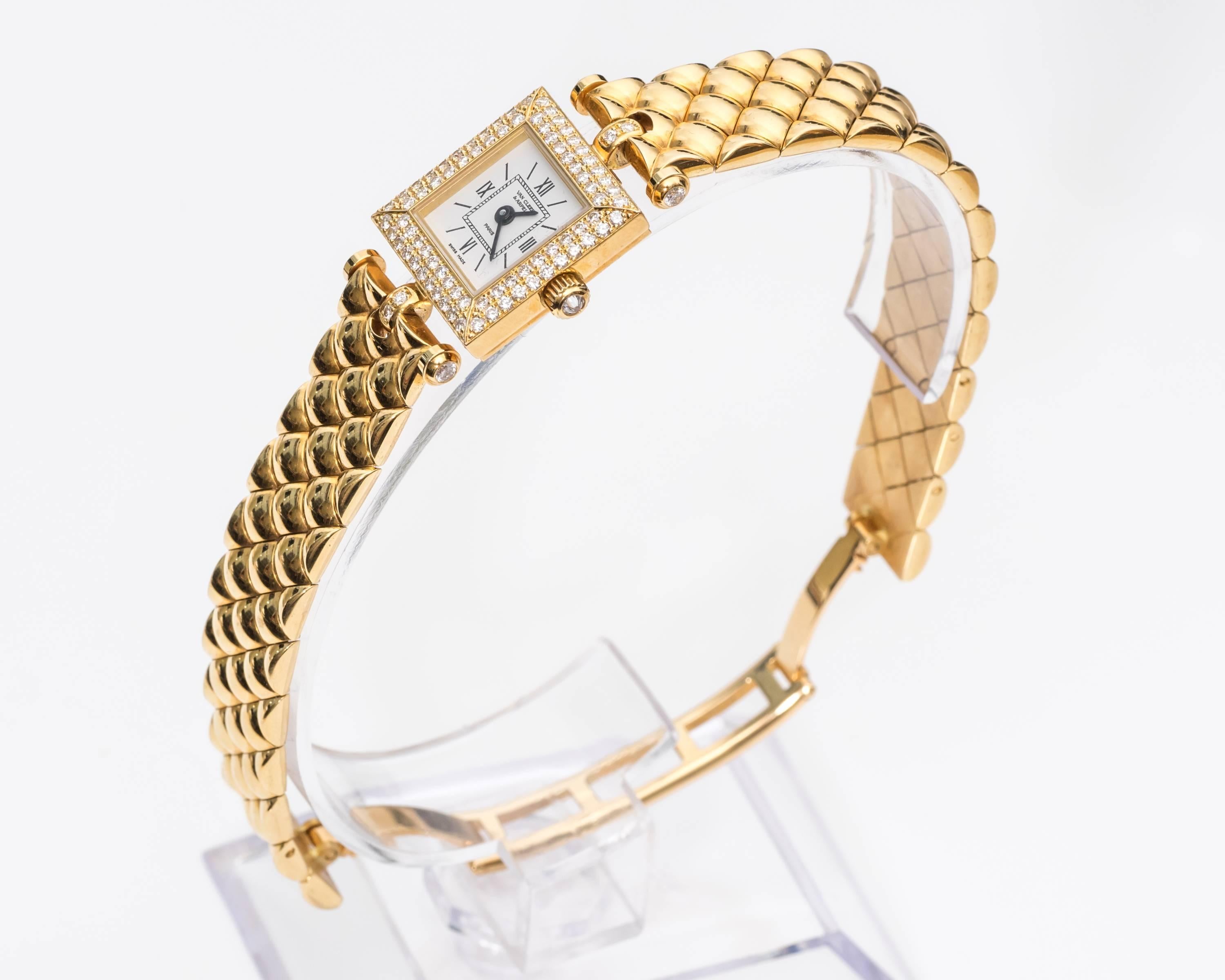 Van Cleef & Arpels Ladies Classique Diamond Bezel Quartz Wristwatch 3