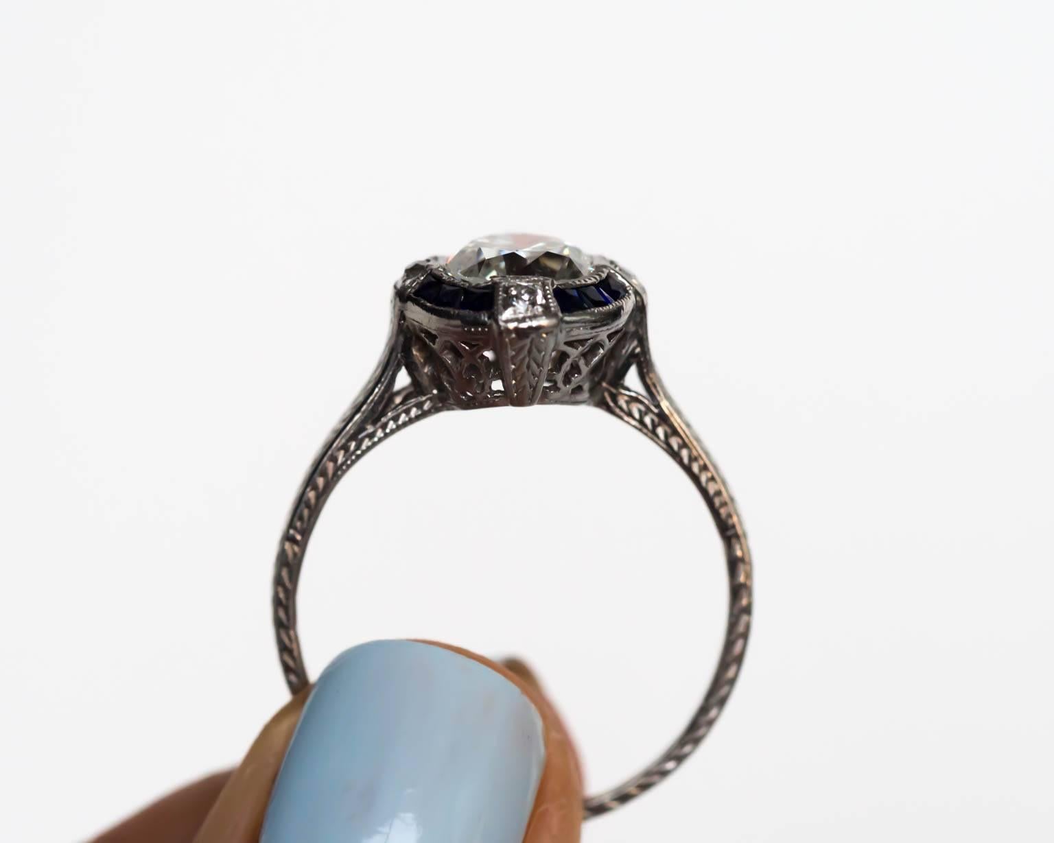 1920s Art Deco GIA Certified 1.05 Carat Diamond Platinum Engagement Ring 2