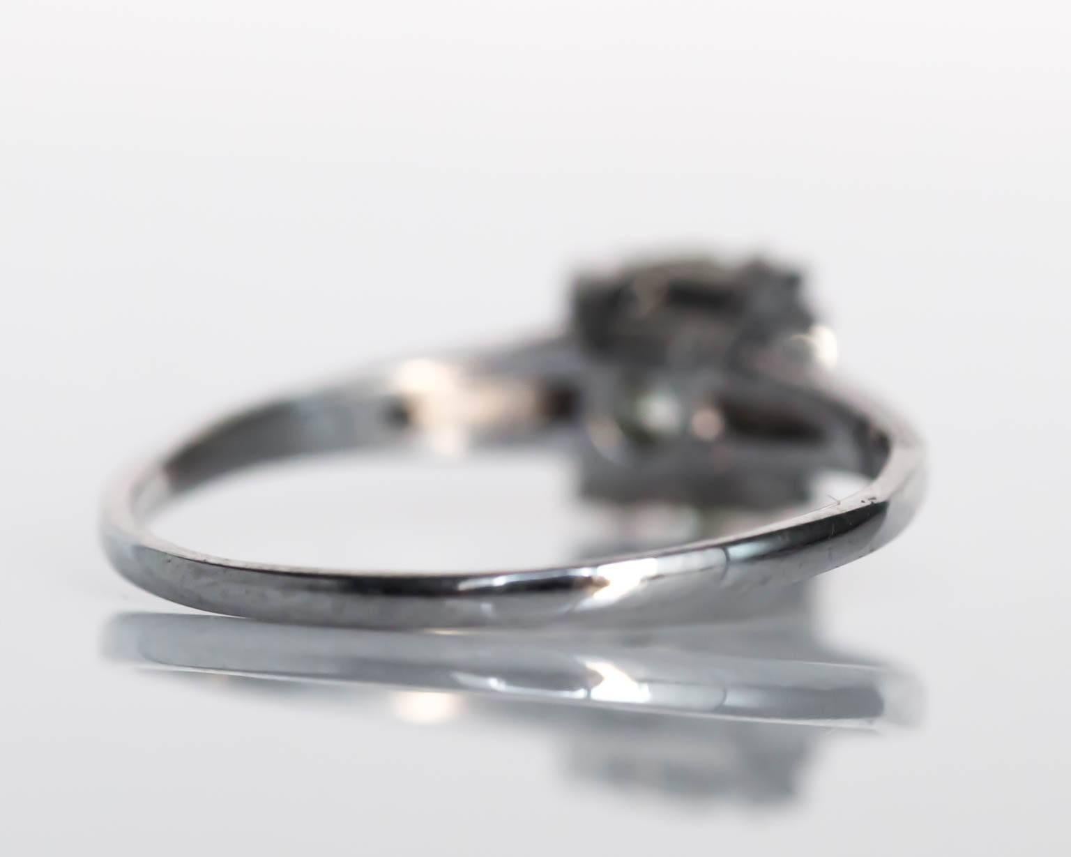 1920s Art Deco GIA Certified 1.31 Carat Diamond Platinum Engagement Ring For Sale 1