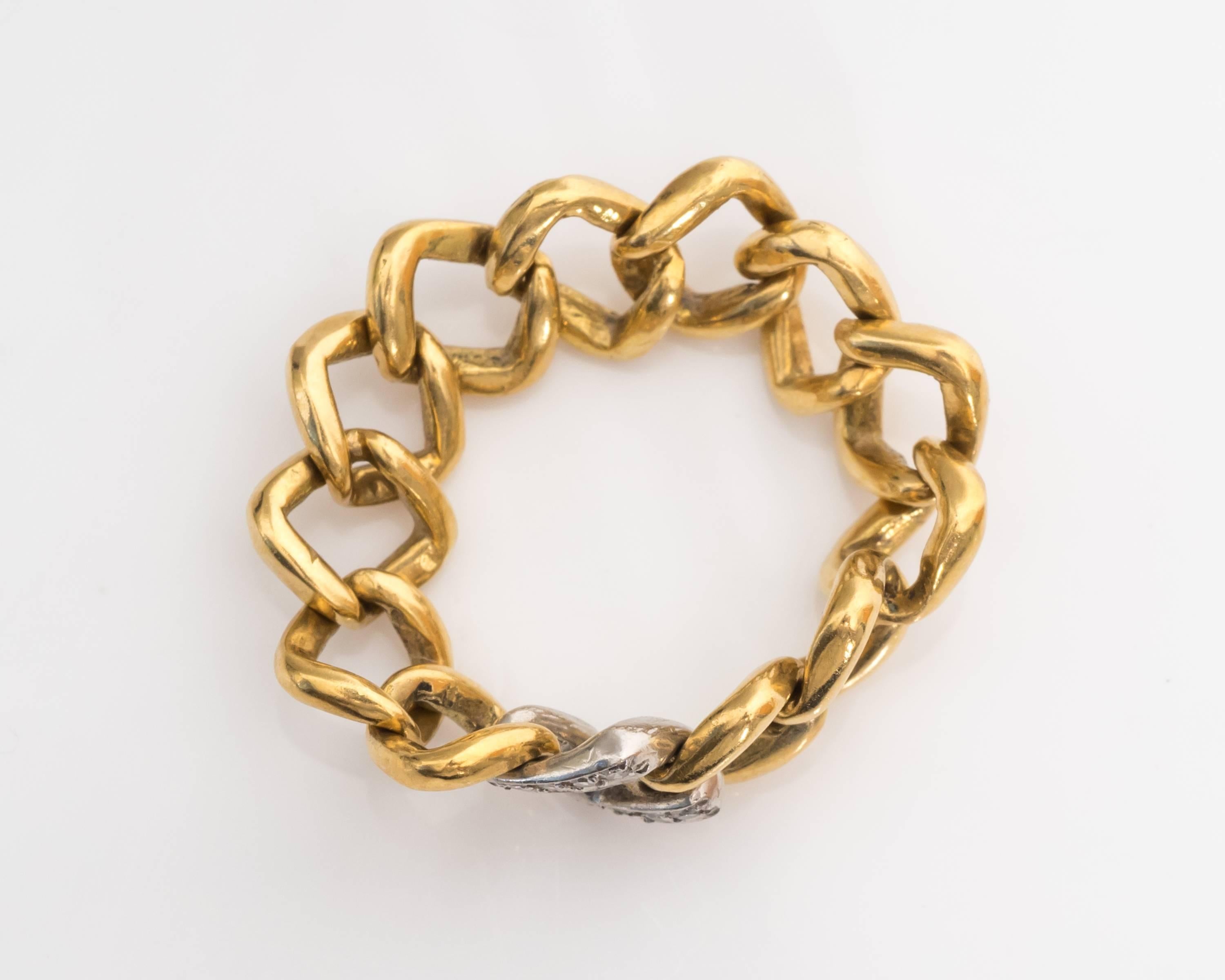 1980s Two-Tone Chain Link Ring with Diamonds In Good Condition For Sale In Atlanta, GA
