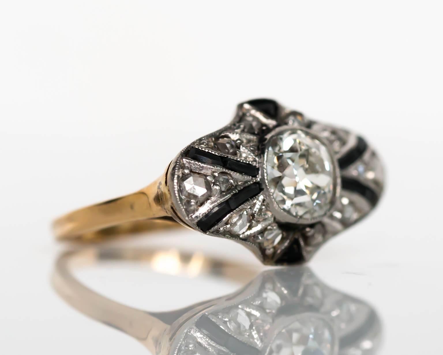 1905 Edwardian Platinum and Yellow Gold 1.05 Carat Diamond Engagement Ring In Excellent Condition In Atlanta, GA