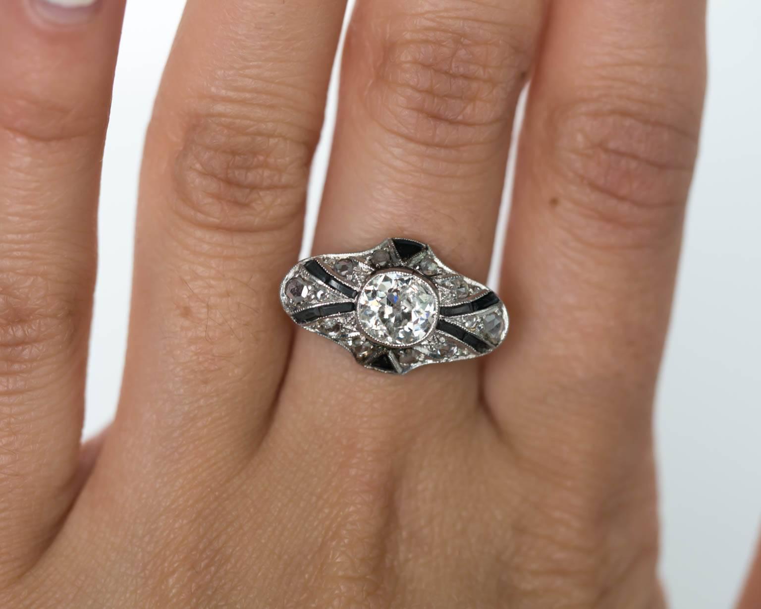 1905 Edwardian Platinum and Yellow Gold 1.05 Carat Diamond Engagement Ring 3