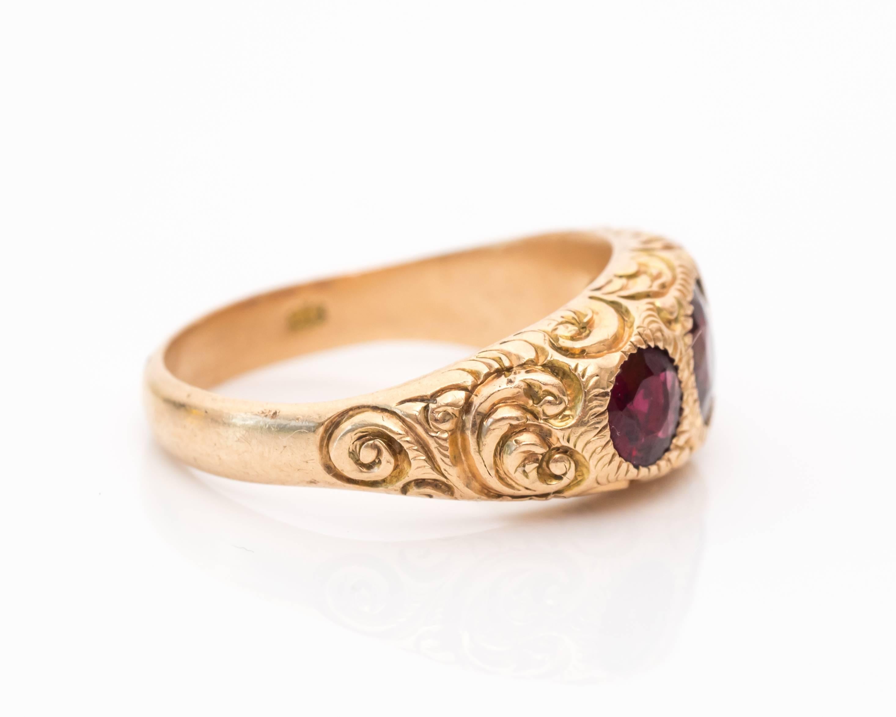 1880s Red Three-Stone Yellow Gold Ring In Good Condition In Atlanta, GA