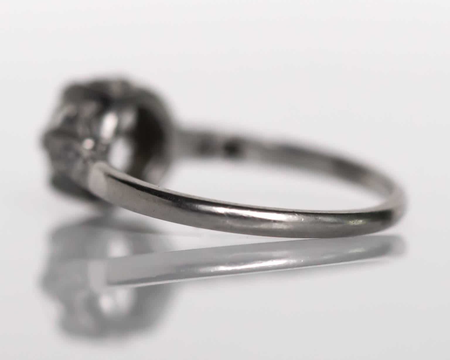 1920s Art Deco GIA Certified 1.15 Carat Diamond Platinum Engagement Ring In Excellent Condition For Sale In Atlanta, GA