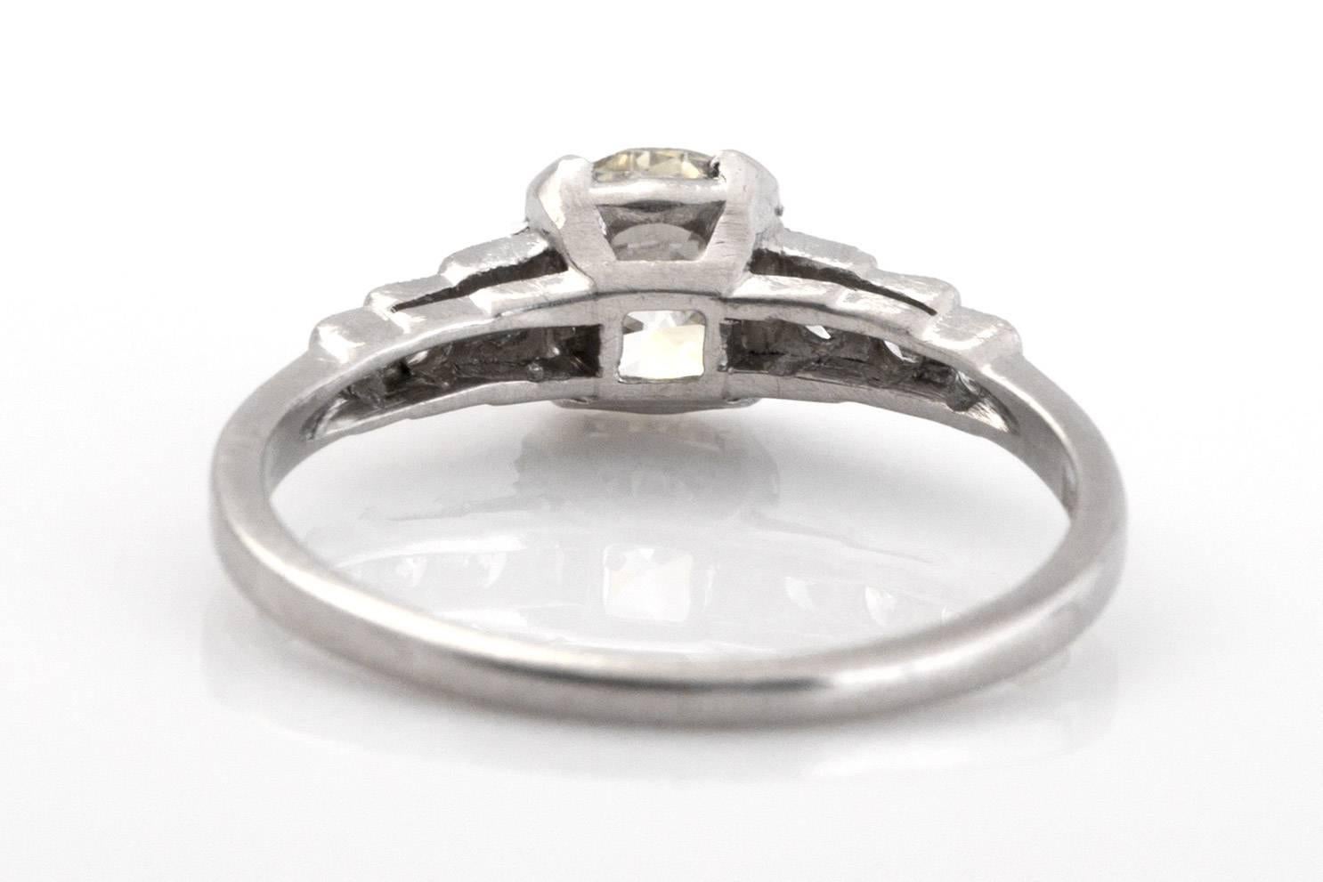 Bague de fiançailles Art déco en platine avec diamants de 0,87 carat certifiés GIA, 1910 Excellent état - En vente à Hicksville, NY
