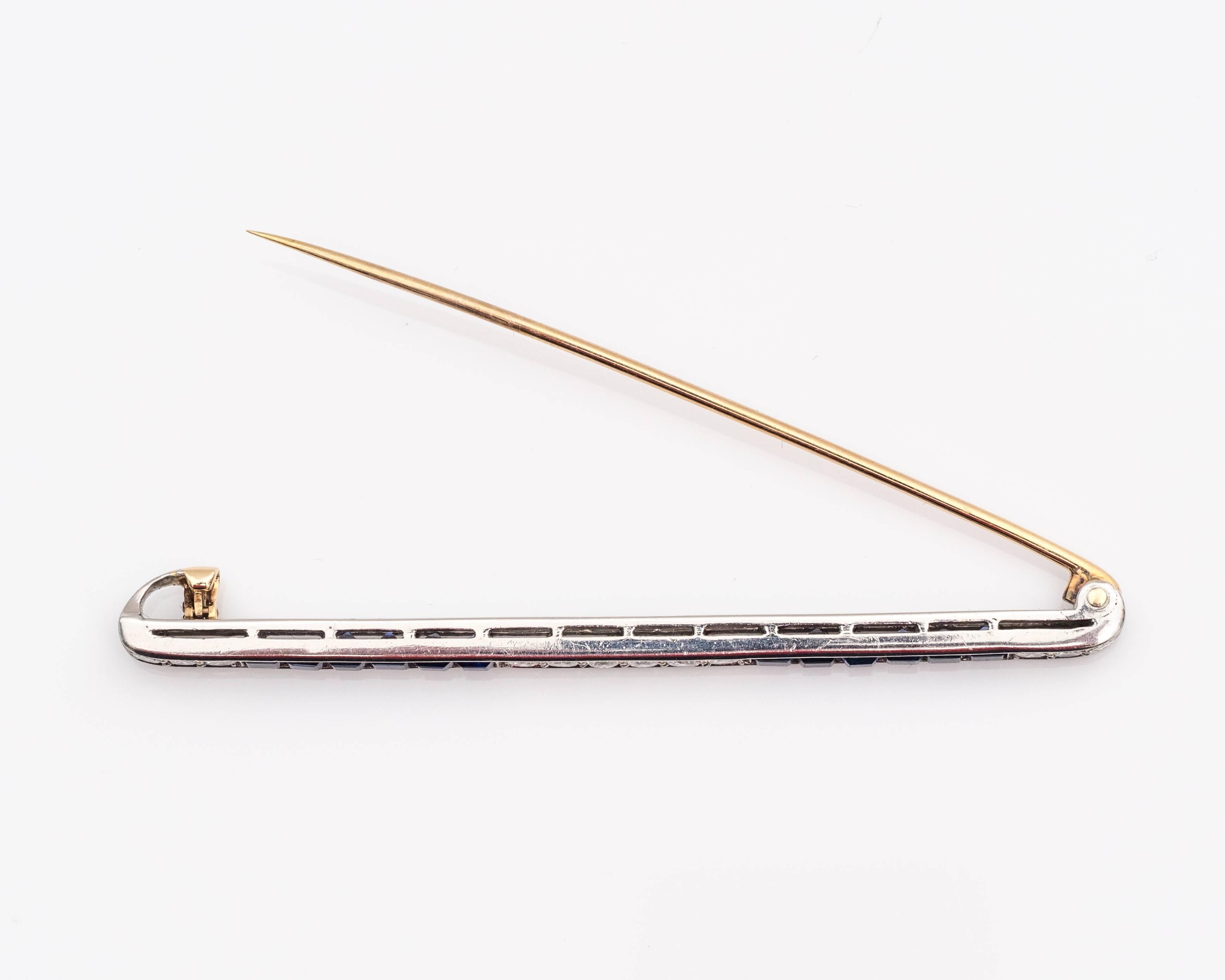 1940s Tiffany & Co. Diamond Platinum Bar Pin Brooch In Good Condition In Atlanta, GA