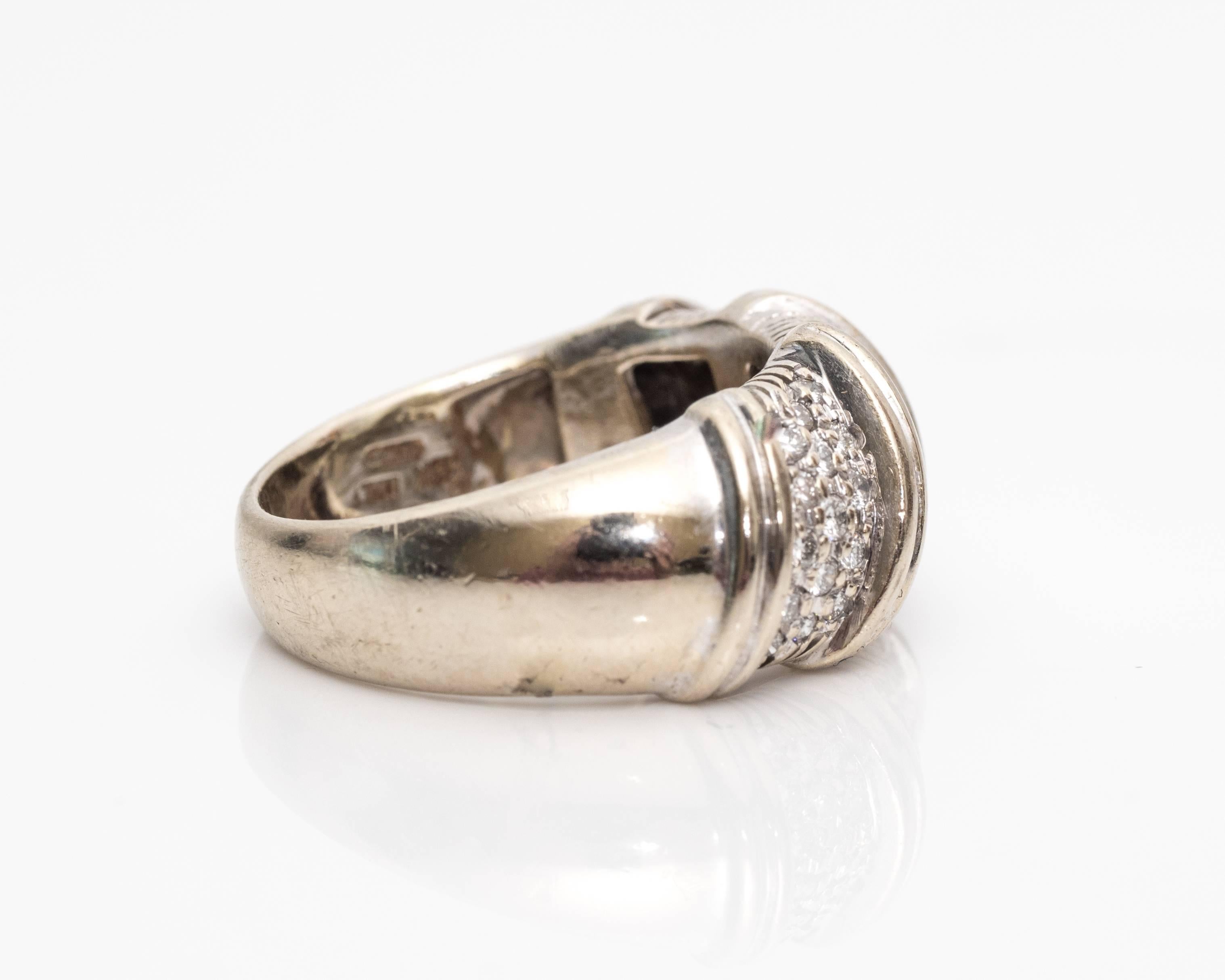 1980s Italian Made Diamond Gold Ring  In Good Condition For Sale In Atlanta, GA
