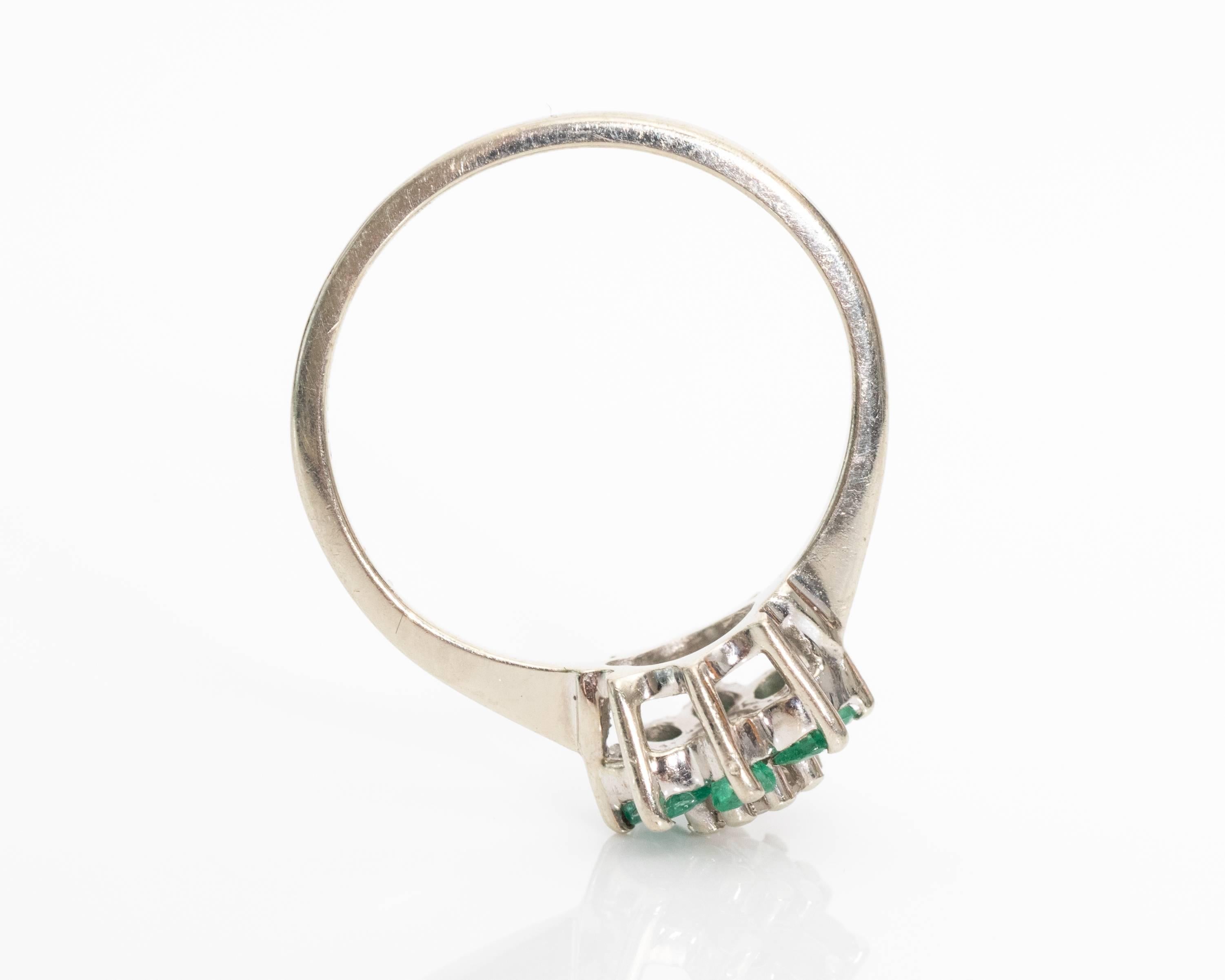 1950s Floral Emerald Diamond White Gold Ring In Good Condition In Atlanta, GA