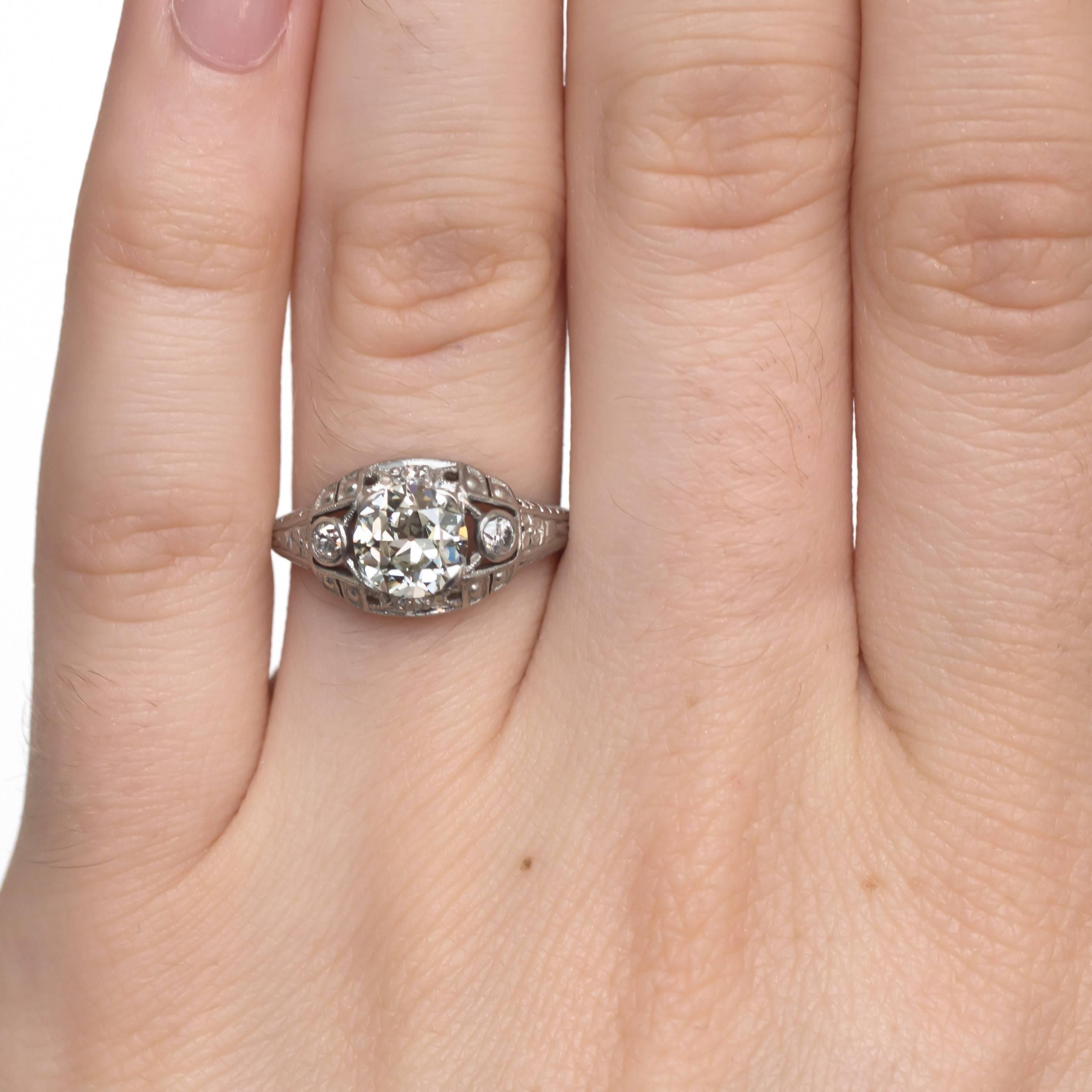 Women's 1920s Art Deco 1.05 Carat Old European Diamond and Platinum Engagement Ring For Sale