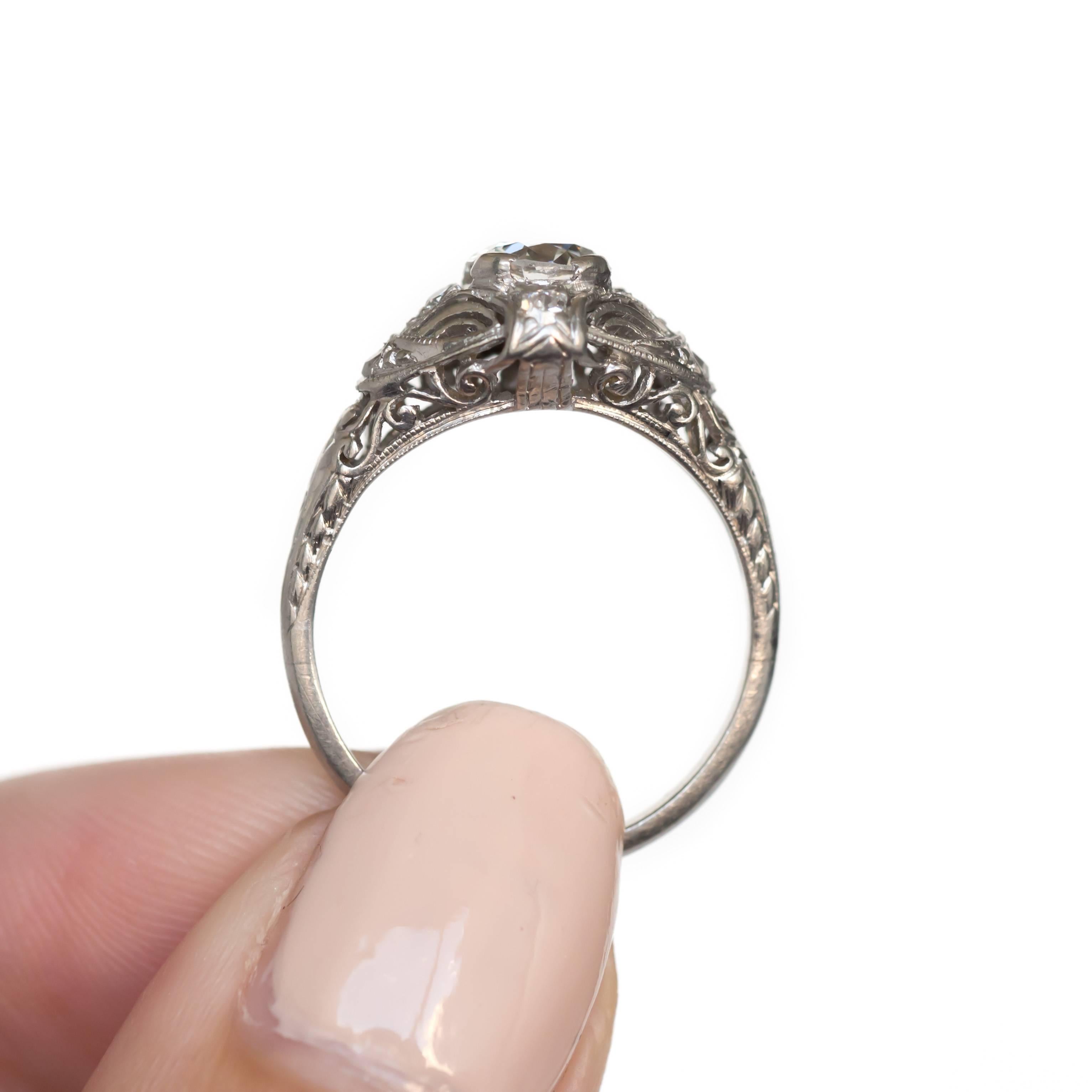 Bague de fiançailles en platine avec un diamant de 0,60 carat certifié GIA Pour femmes en vente