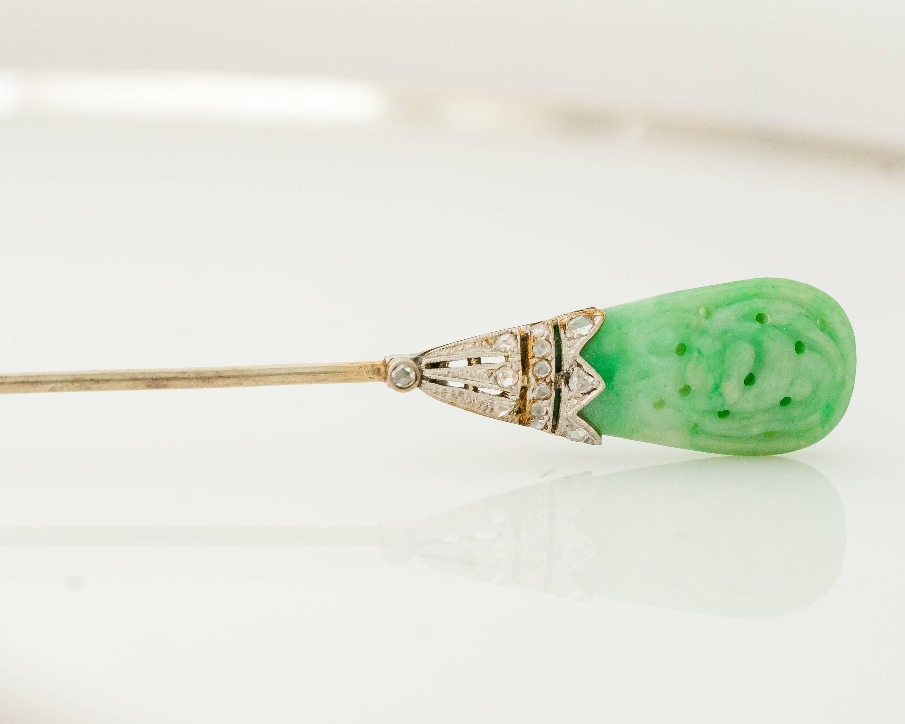 1890s Art Nouveau Diamond, Jade and 14K Gold Jabot Pin In Good Condition In Atlanta, GA
