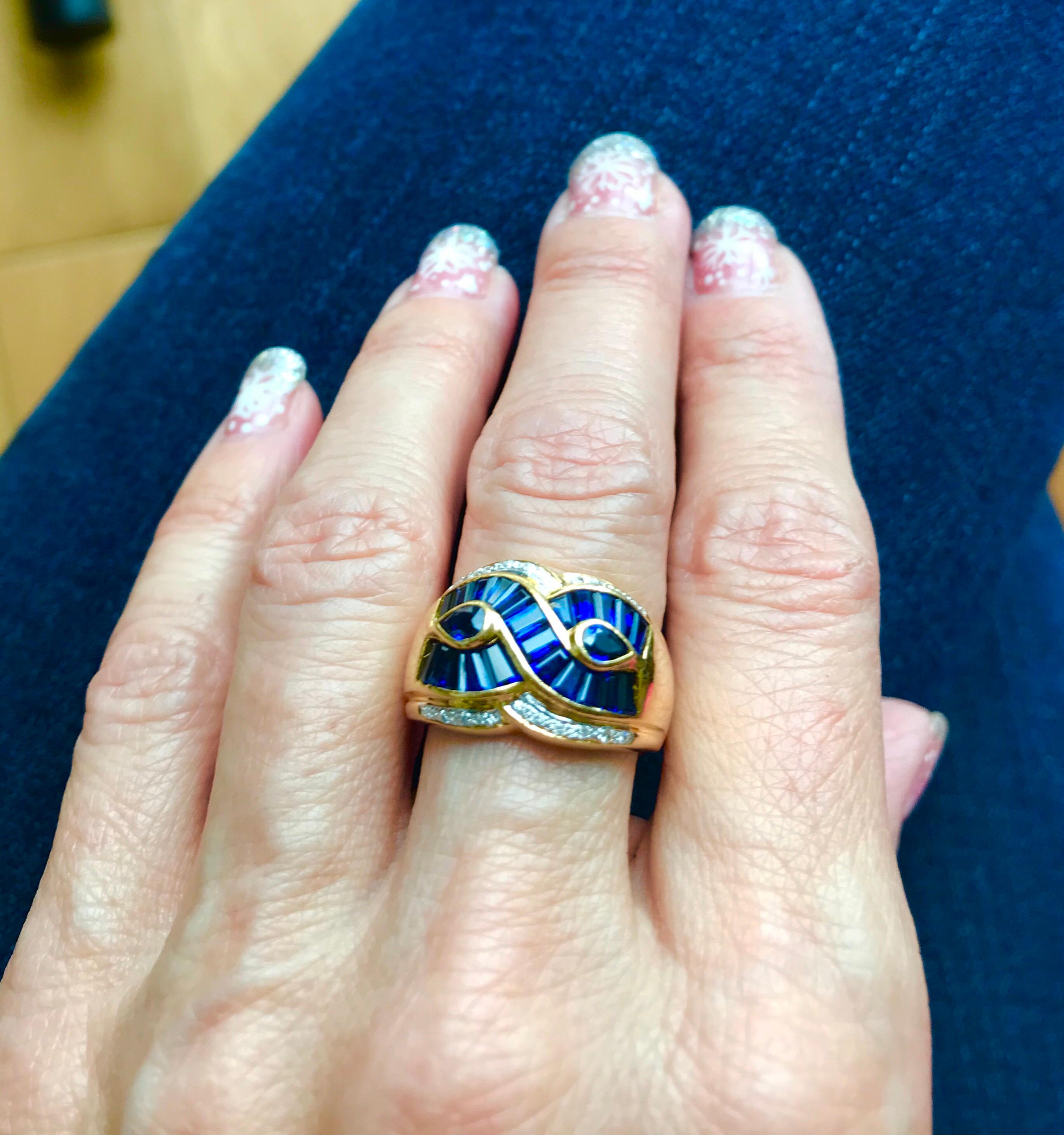 1950s 2 Carat Blue Sapphire, Diamond and 18 Karat Yellow Gold Cocktail Ring For Sale 2