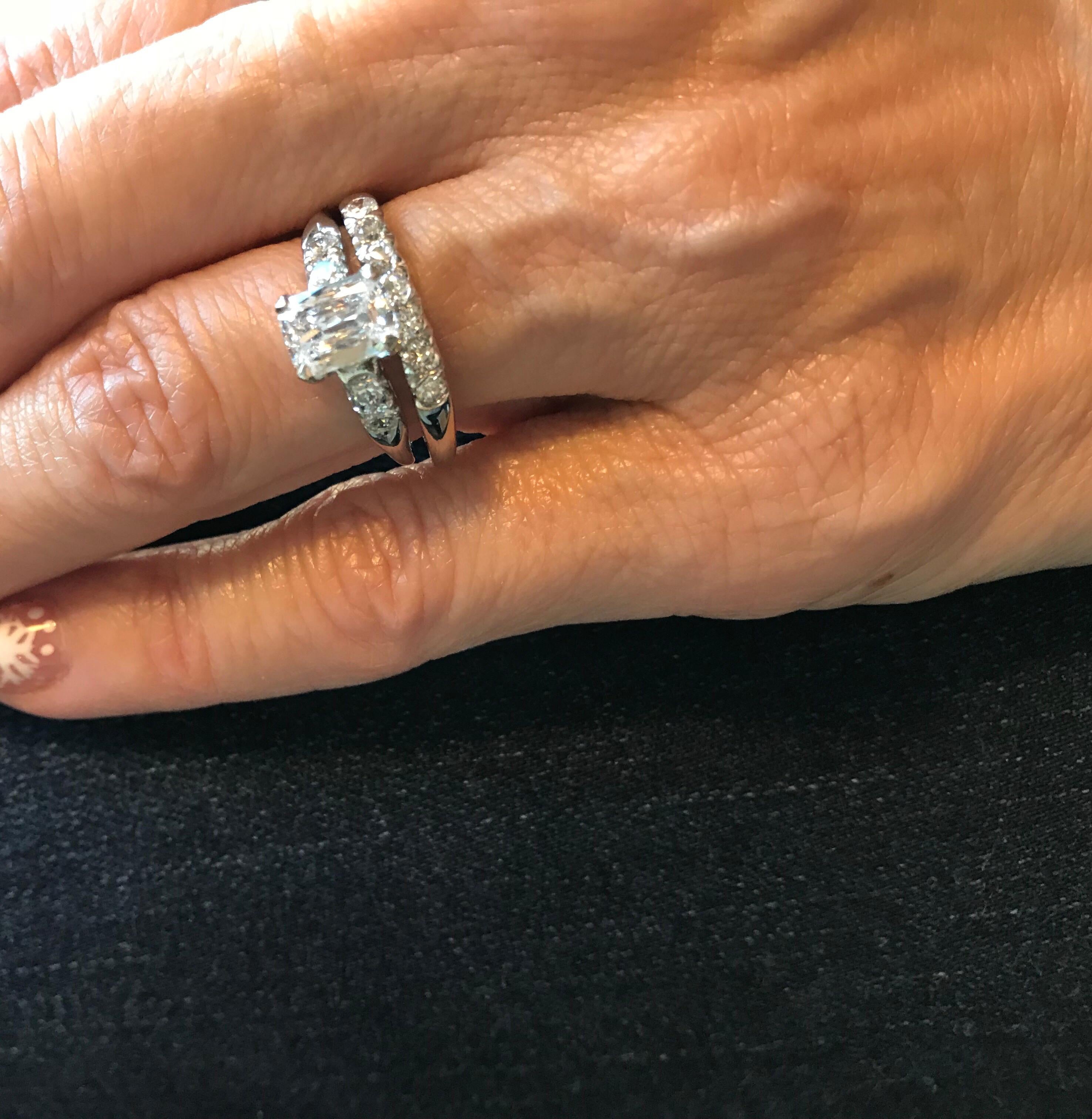 1930s Art Deco Diamond and Platinum Bridal Wedding and Engagement Ring Set 7