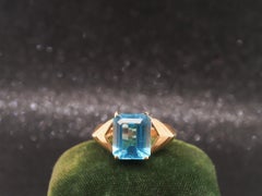 10K Yellow Gold Blue Emerald Cut Cubic Zirconia Ring - VHK#72