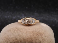 Bague Art déco des années 1920 en or jaune 14 carats avec diamant brun naturel - VHK#142
