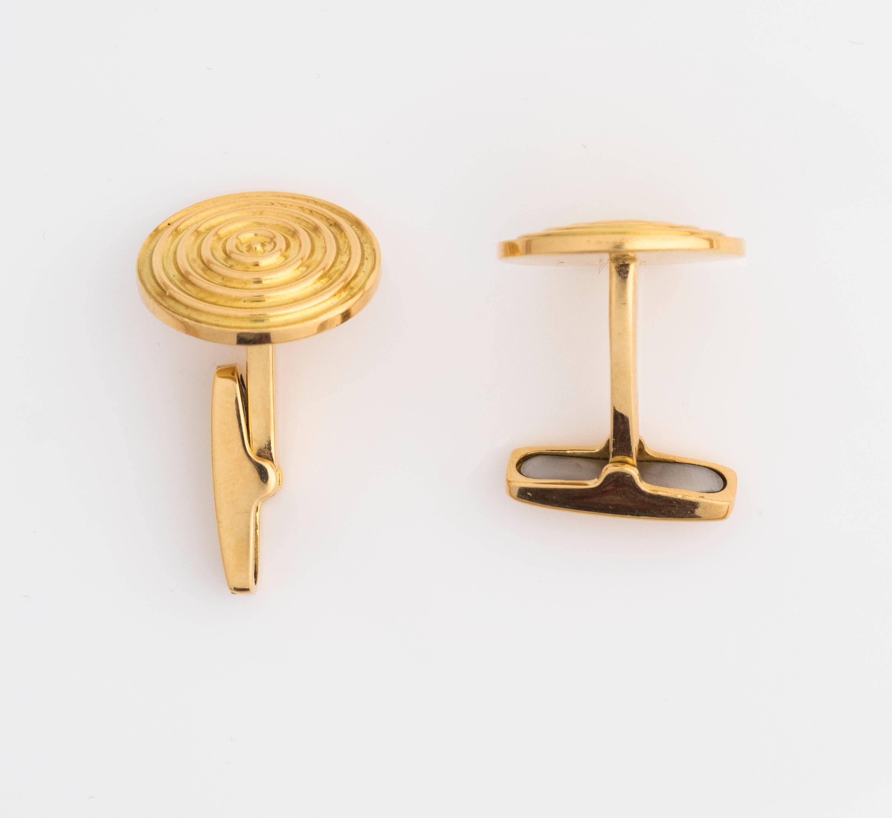 Tom Ford Circle Solid 18kt Yellow Gold Cufflinks  In Excellent Condition In Atlanta, GA