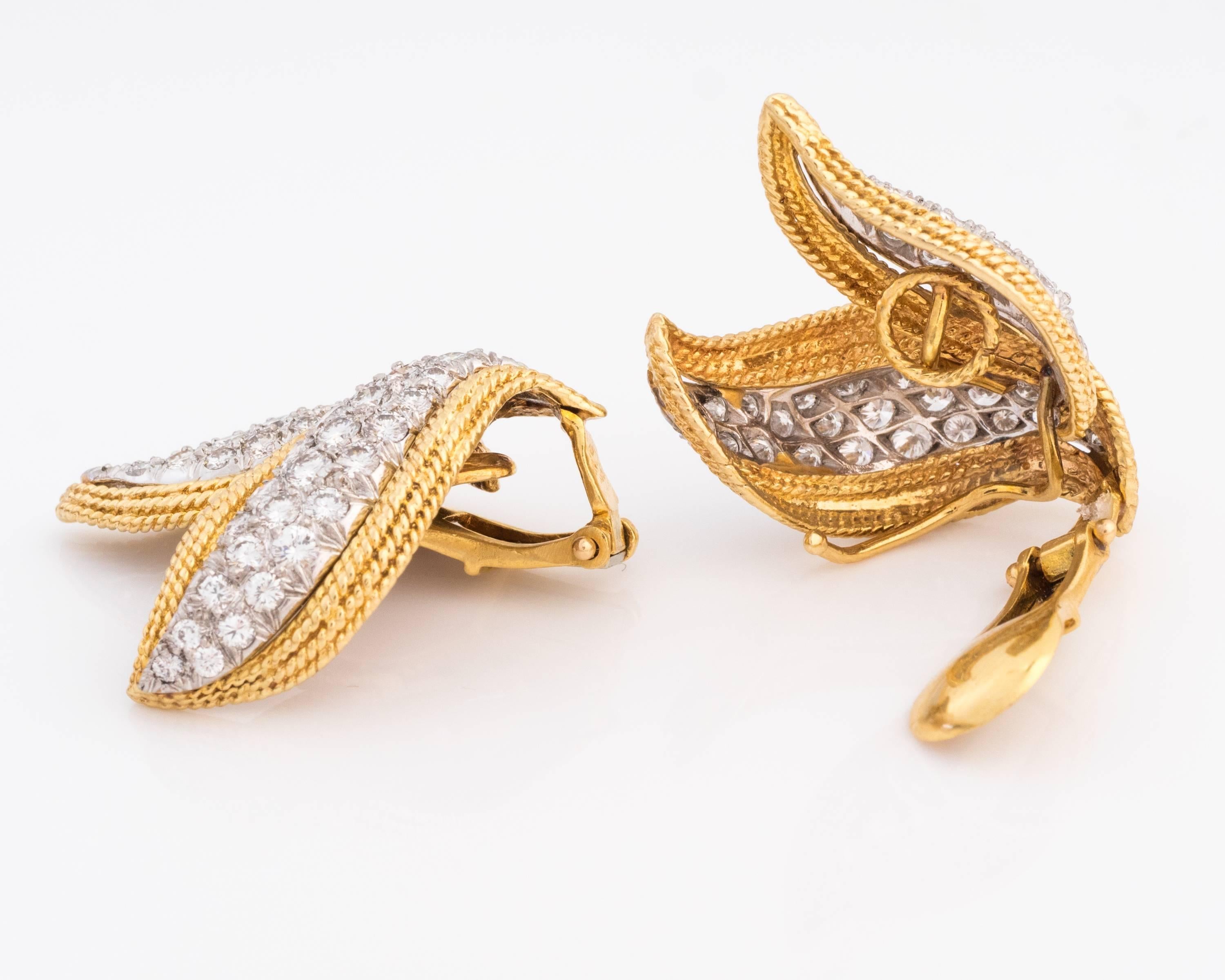 Women's 1970s David Webb Diamond Gold Double-Leaf Motif Earrings