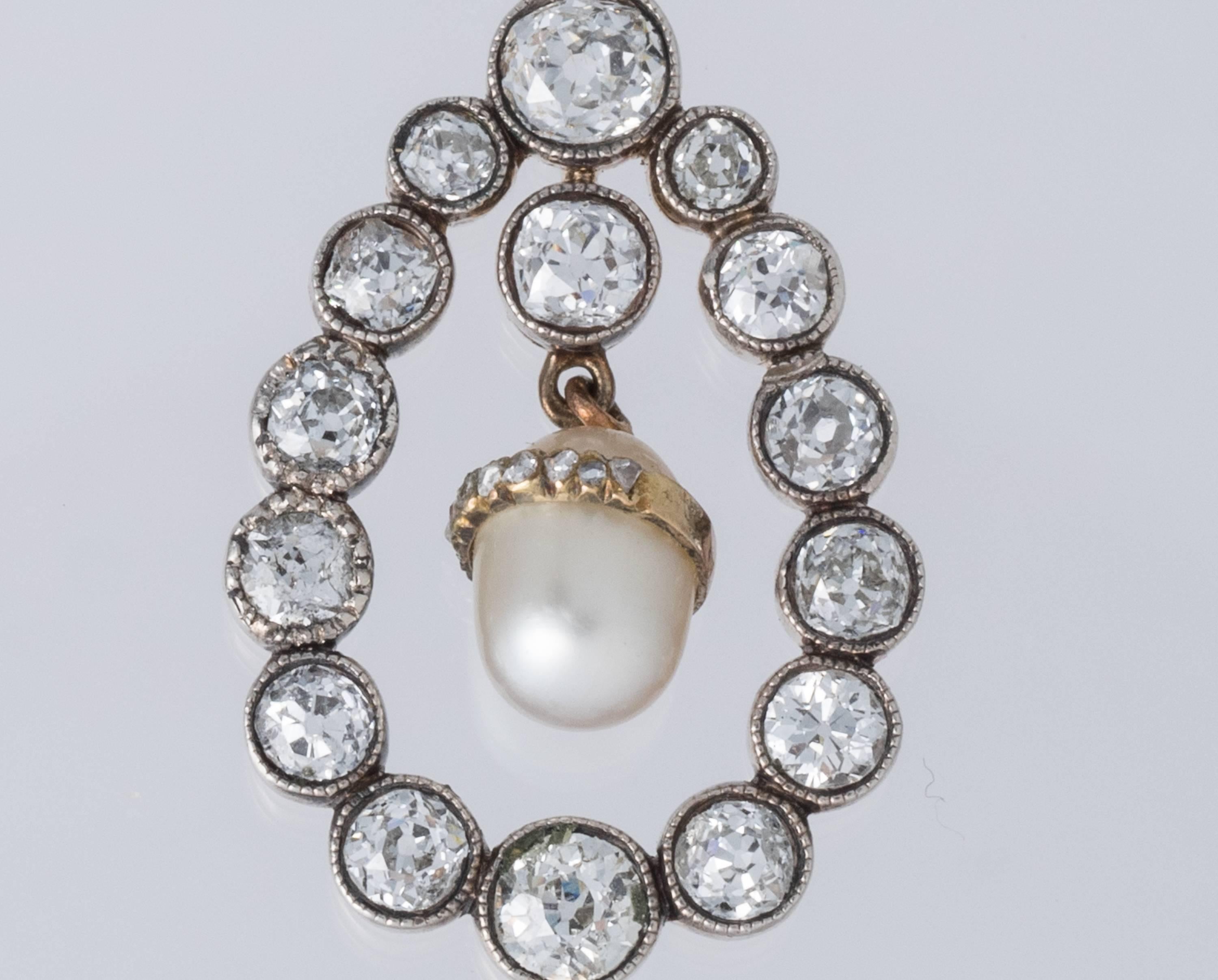 Women's 1920s 4 Carat Diamond and Pearl 14 Karat Two Tone Gold Drop Necklace For Sale