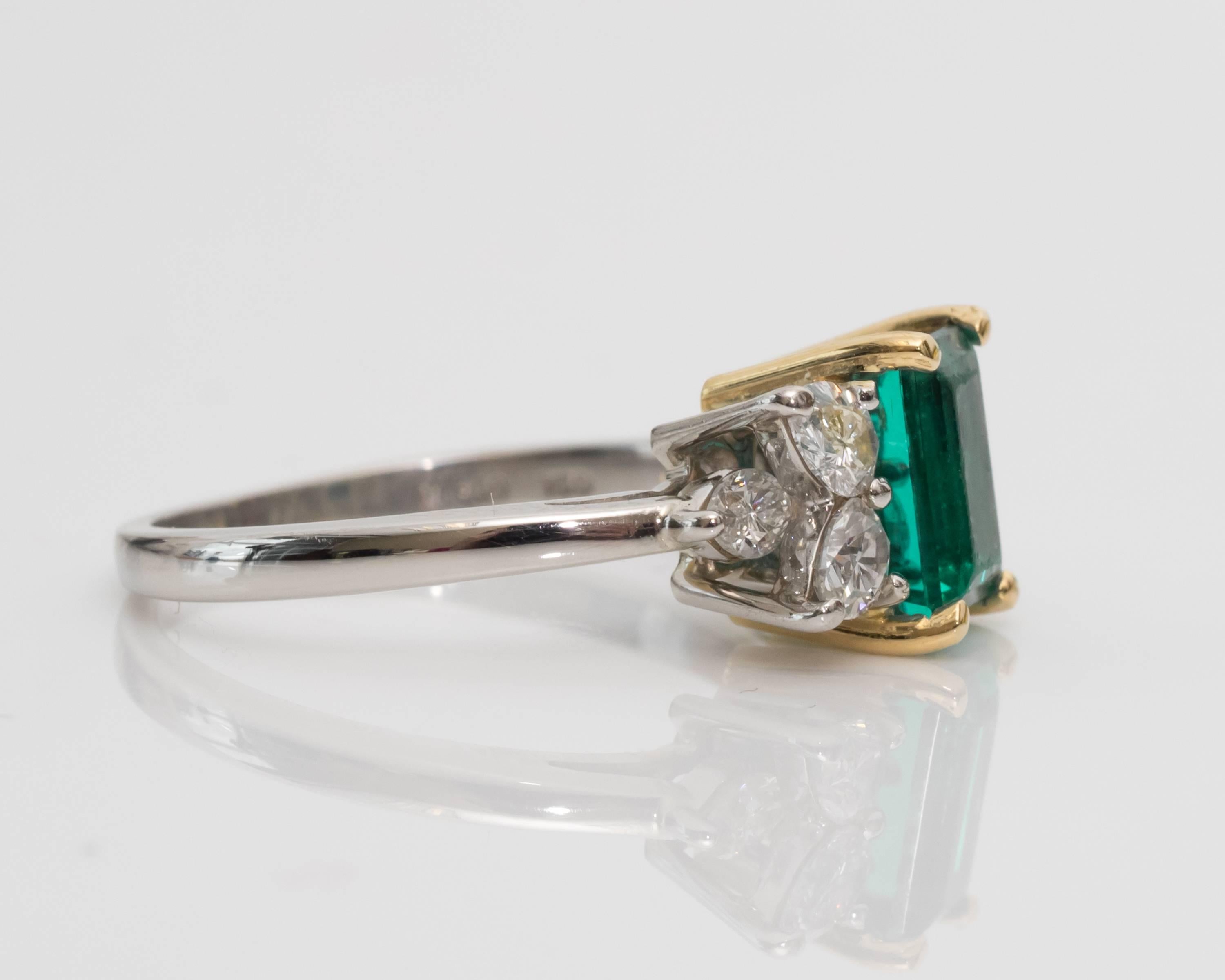 1980s Tiffany & Co. 1 Carat Emerald and Diamond Platinum Yellow Gold Ring In Good Condition In Atlanta, GA
