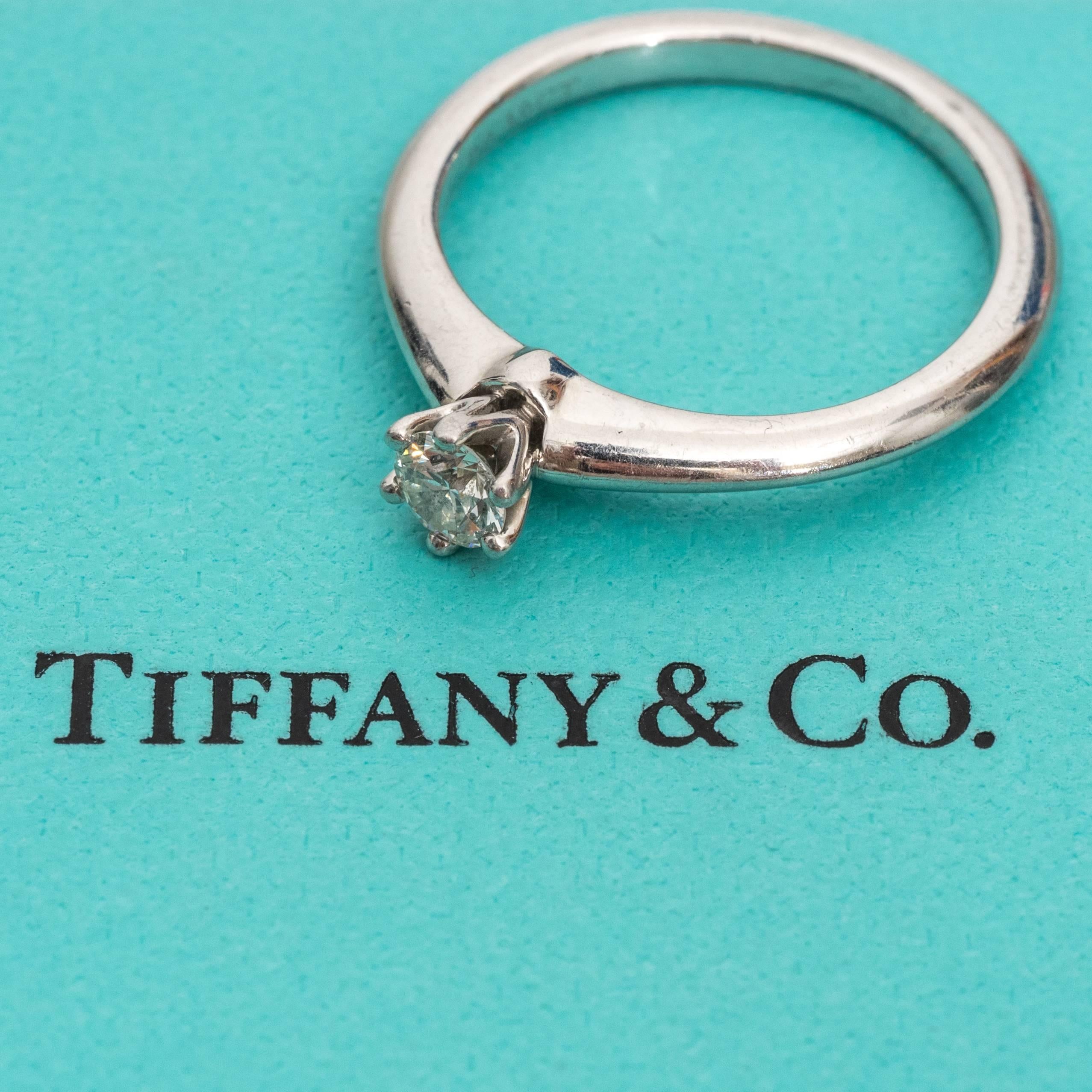 1990s Tiffany & Co. Diamond Platinum Solitaire Ring In Excellent Condition In Atlanta, GA